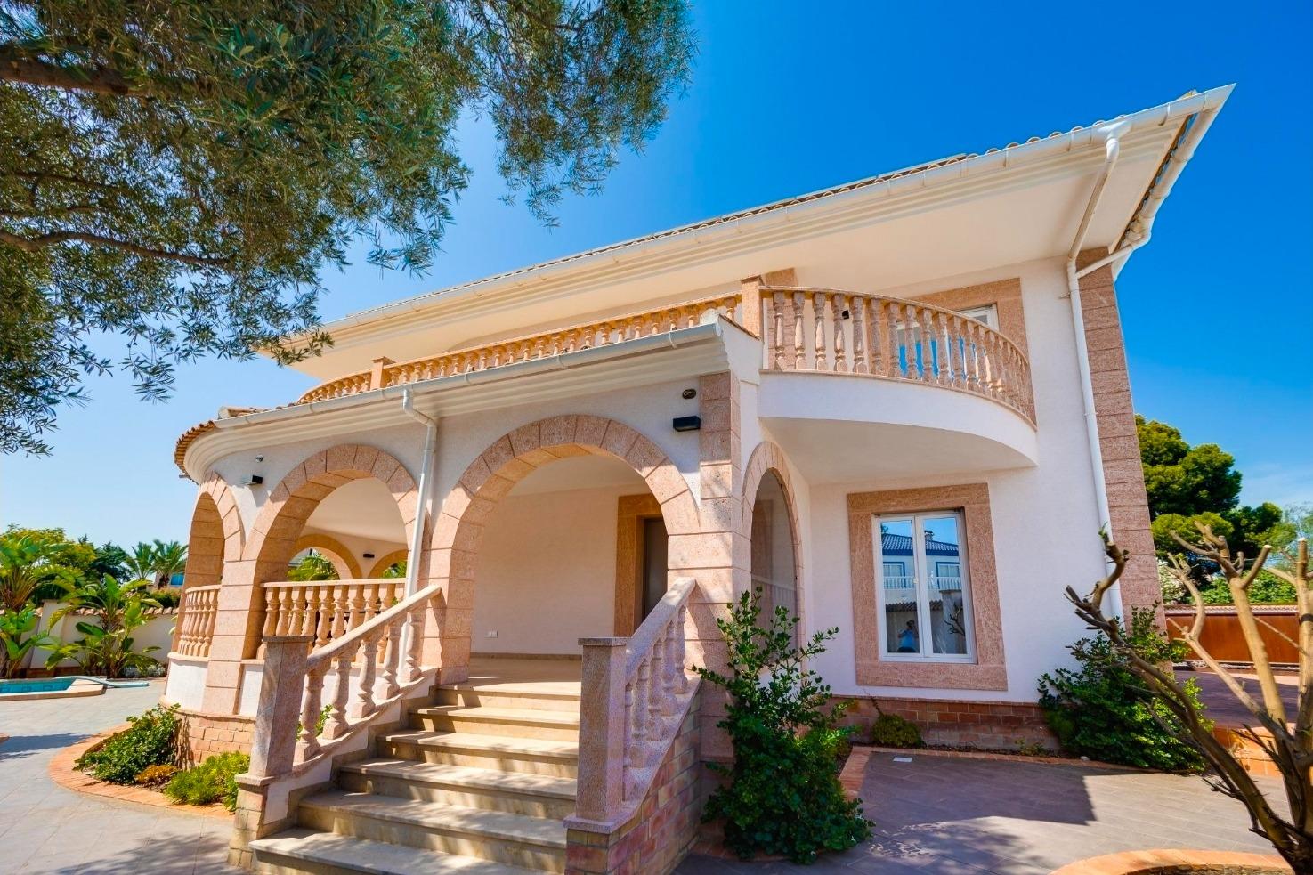 Villa a Rojales, Alicante, Spagna 4 camere da letto, 420 mq. N° 194192