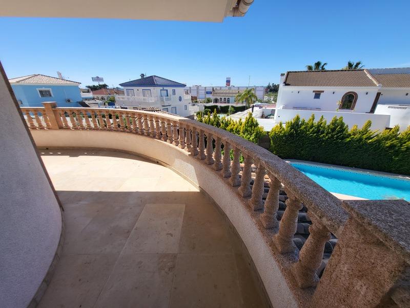 Villa a Rojales, Alicante, Spagna 4 camere da letto, 420 mq. N° 194192