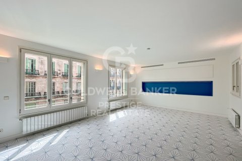 Apartment in Barcelona, Spain 2 bedrooms, 146 sq.m. No. 160201