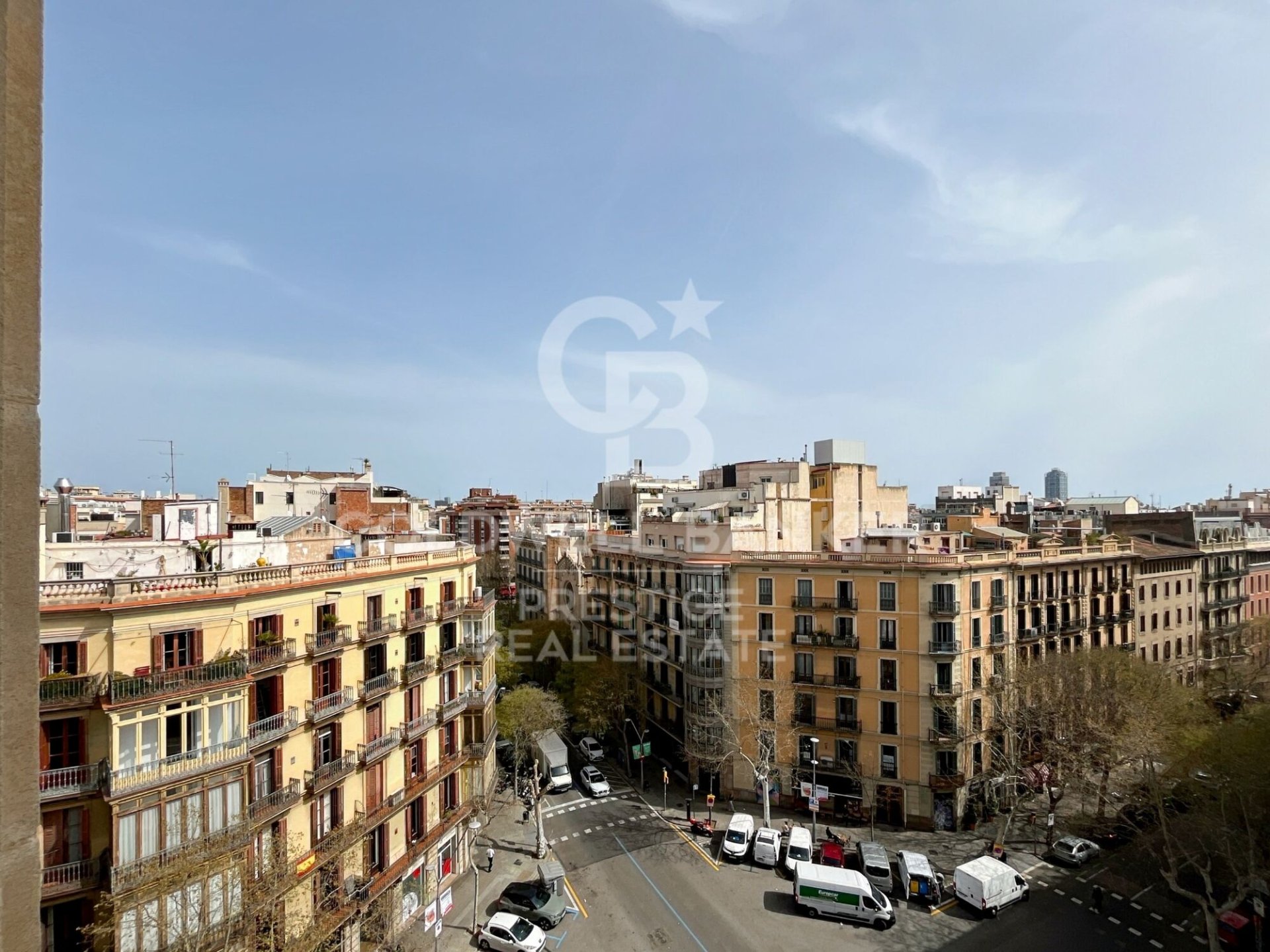 Takvåning i Barcelona, Spanien 3 sovrum, 175 kvm. Nr. 160200