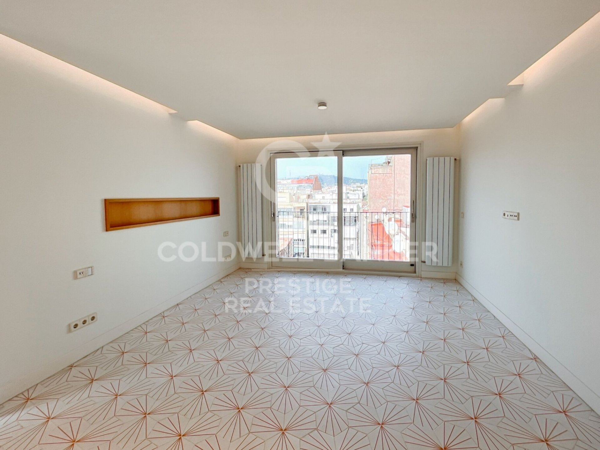 Takvåning i Barcelona, Spanien 3 sovrum, 175 kvm. Nr. 160200