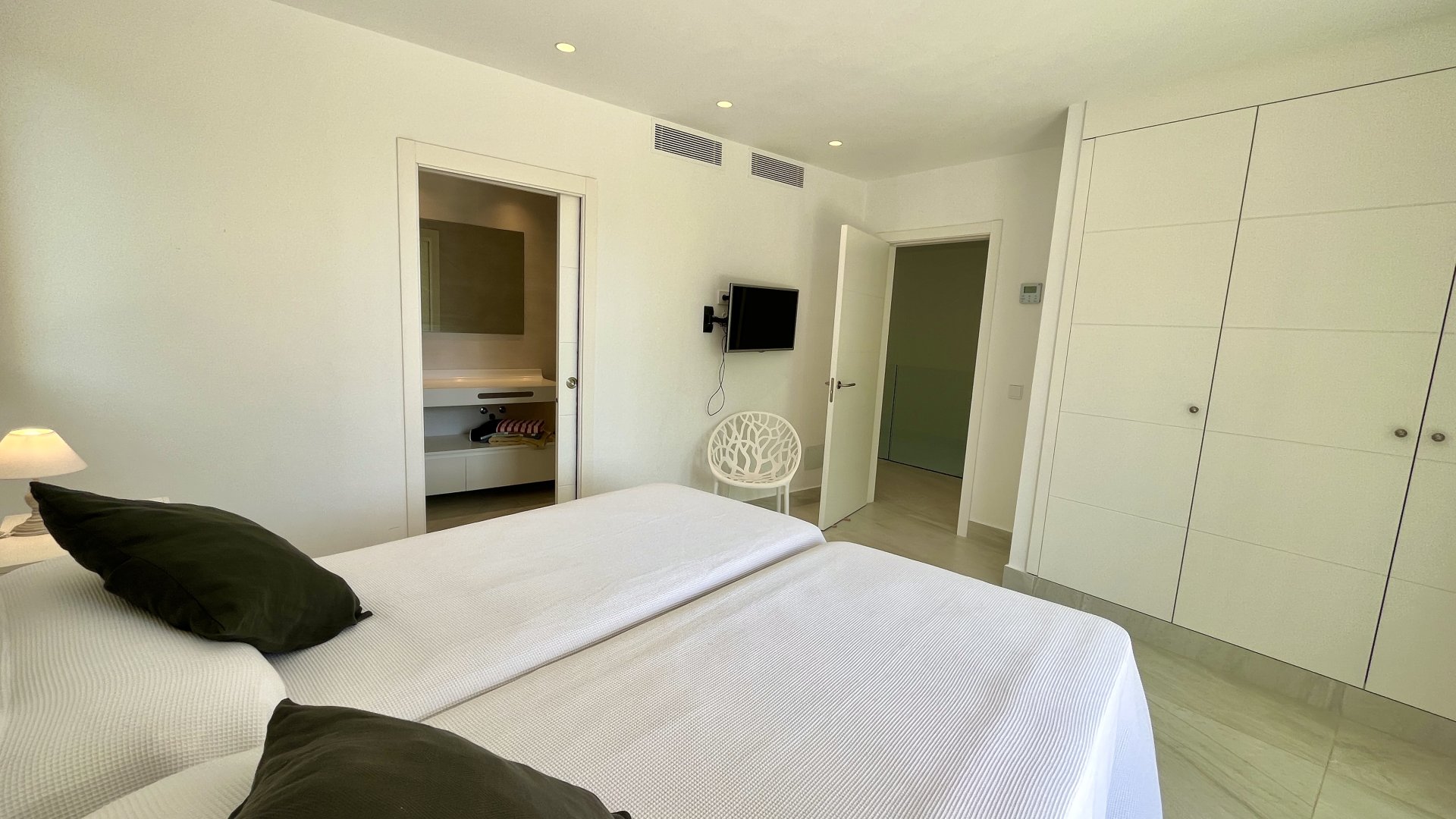 Apartment in Colonia De Sant Jordi, Mallorca, Spain 4 bedrooms, 420 sq.m. No. 196744