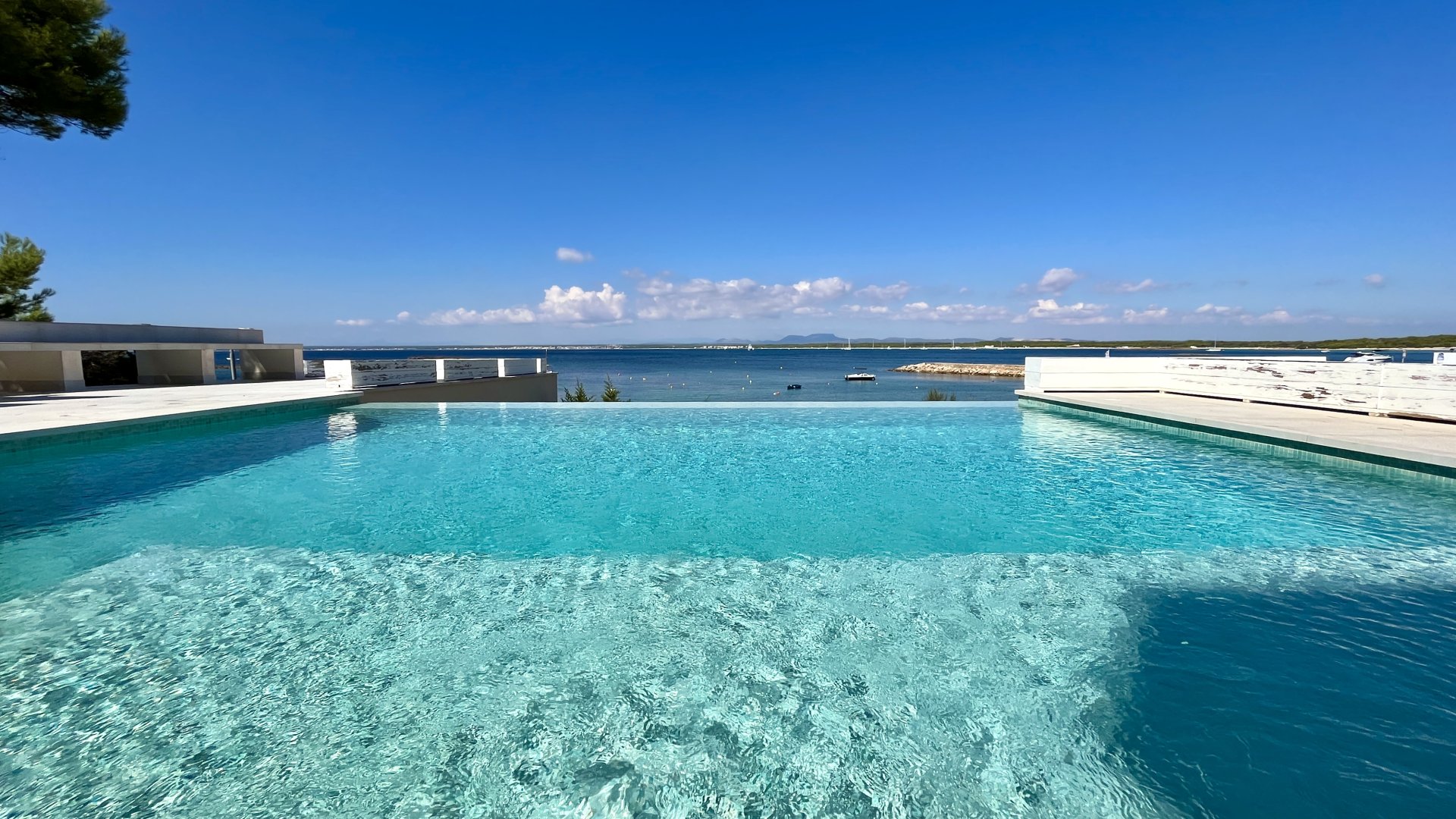 Apartment in Colonia De Sant Jordi, Mallorca, Spain 4 bedrooms, 420 sq.m. No. 196744