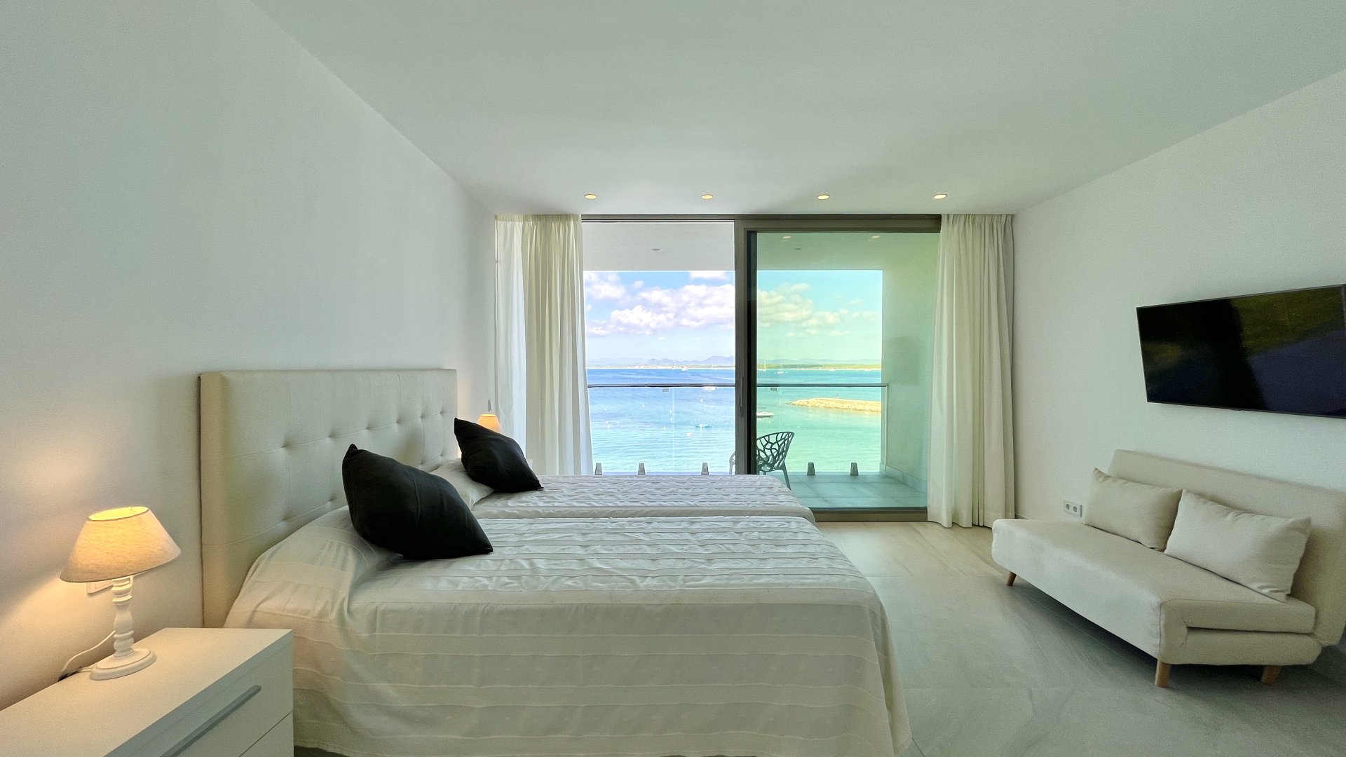 Apartment in Colonia De Sant Jordi, Mallorca, Spain 4 bedrooms, 420 sq.m. No. 196744