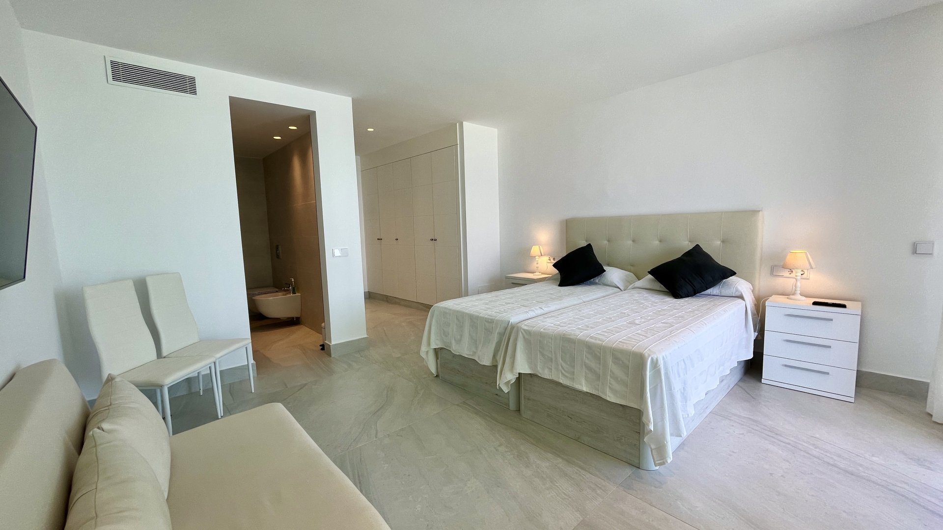 Apartment in Colonia De Sant Jordi, Mallorca, Spain 4 bedrooms, 420 sq.m. No. 196744