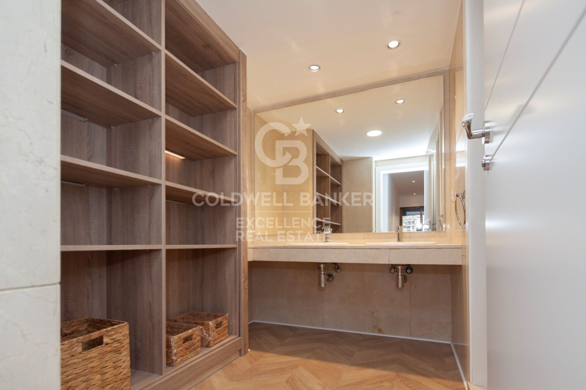 Apartamento en Valencia, València, España 4 dormitorios, 171 m2 No. 157118