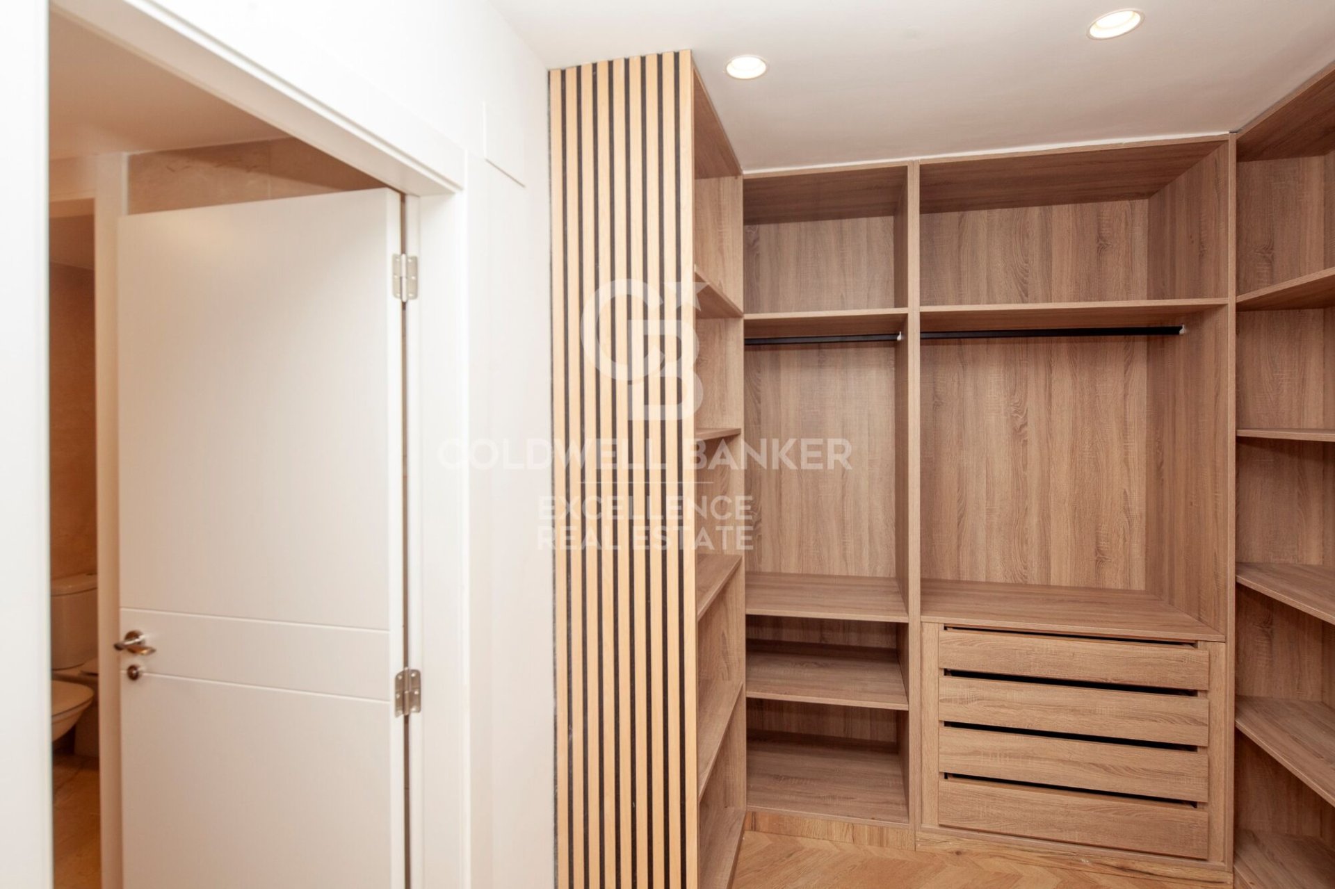Apartamento en Valencia, València, España 4 dormitorios, 171 m2 No. 157118