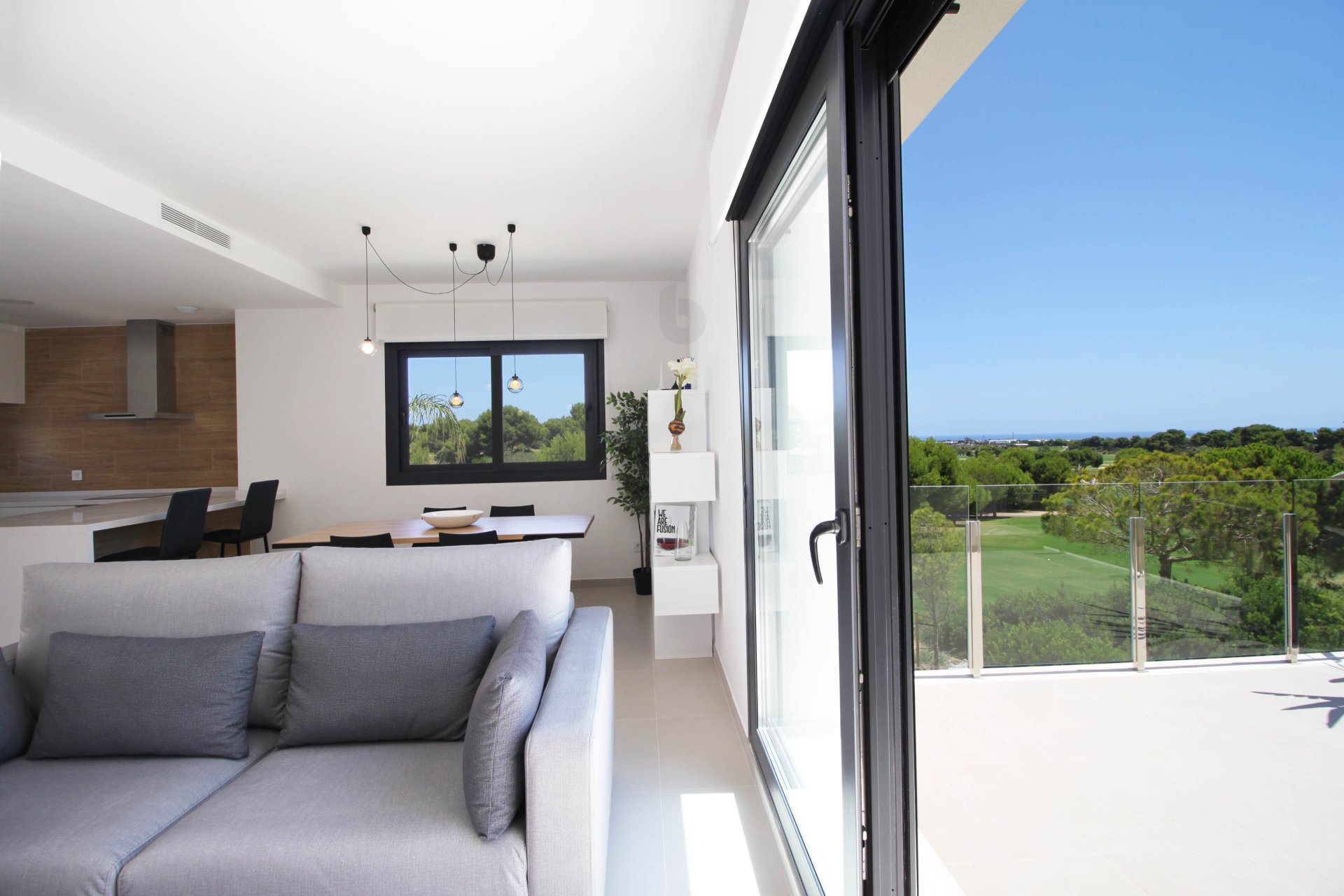 Appartamento a Pinar De Campoverde, Alicante, Spagna 3 camere da letto, 238 mq. N° 110499