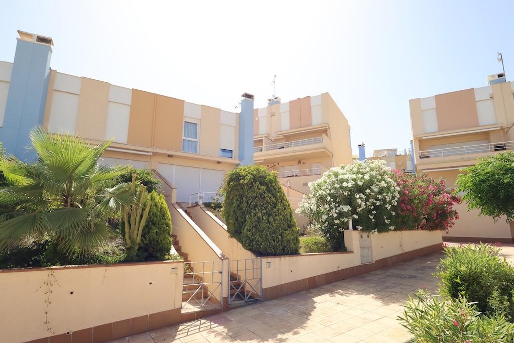 Kaupunkipientalo Alicante, Espanja 3 makuuhuonetta, 164 m2 No. 189995