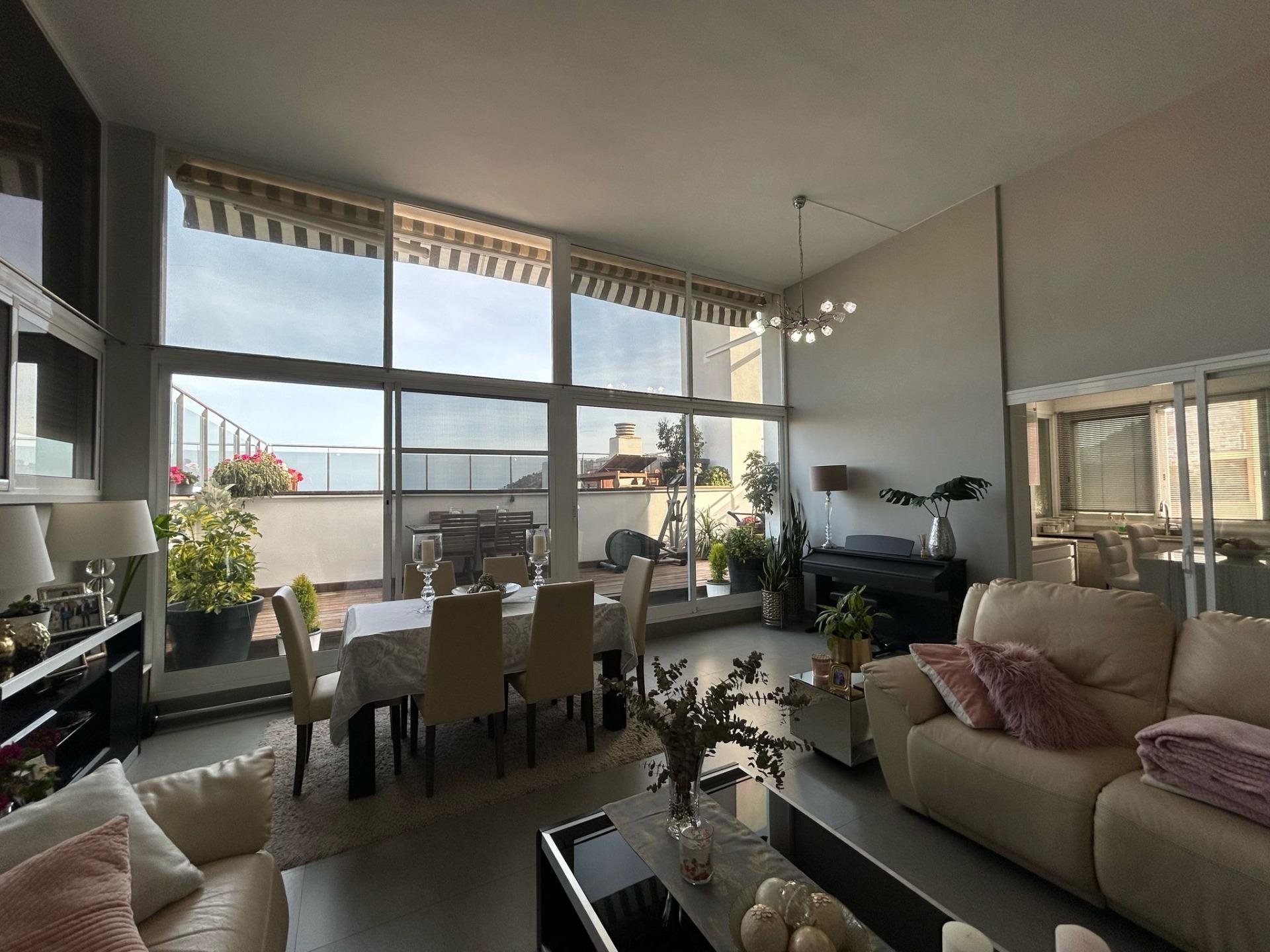 Kattohuoneisto Finestrat, Alicante, Espanja 3 makuuhuonetta, 172 m2 No. 165565