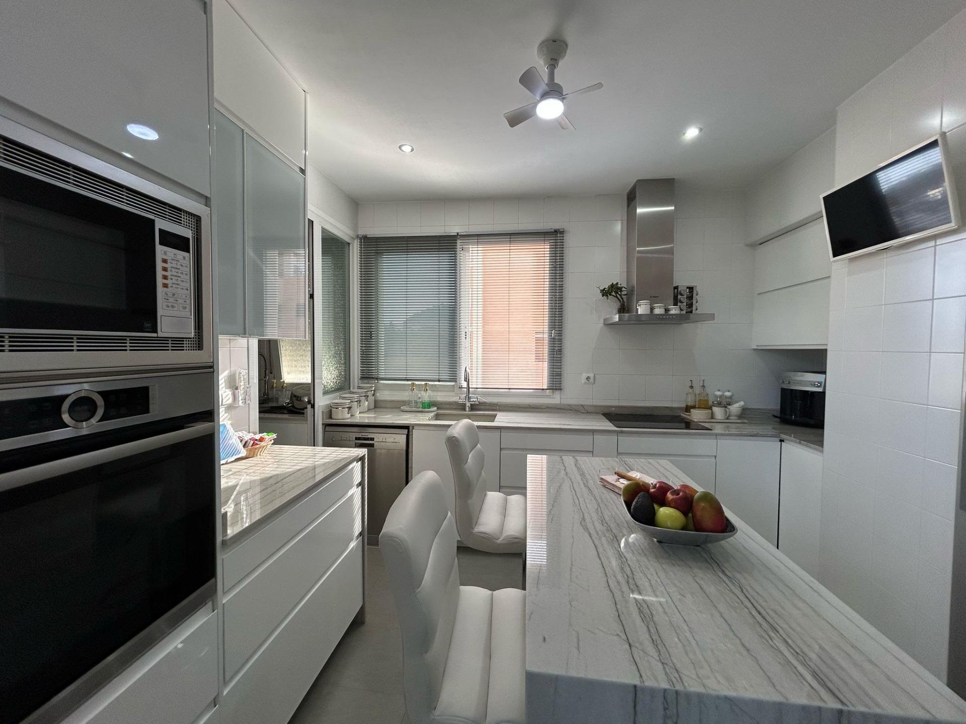 Kattohuoneisto Finestrat, Alicante, Espanja 3 makuuhuonetta, 172 m2 No. 165565