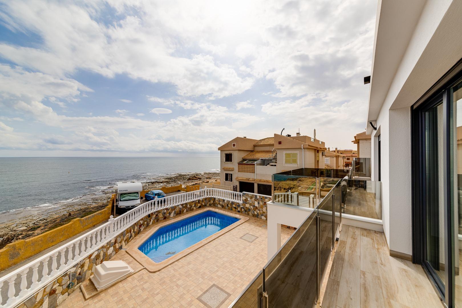 Villa en Torrevieja, Alicante, España 210 m2 No. 165568
