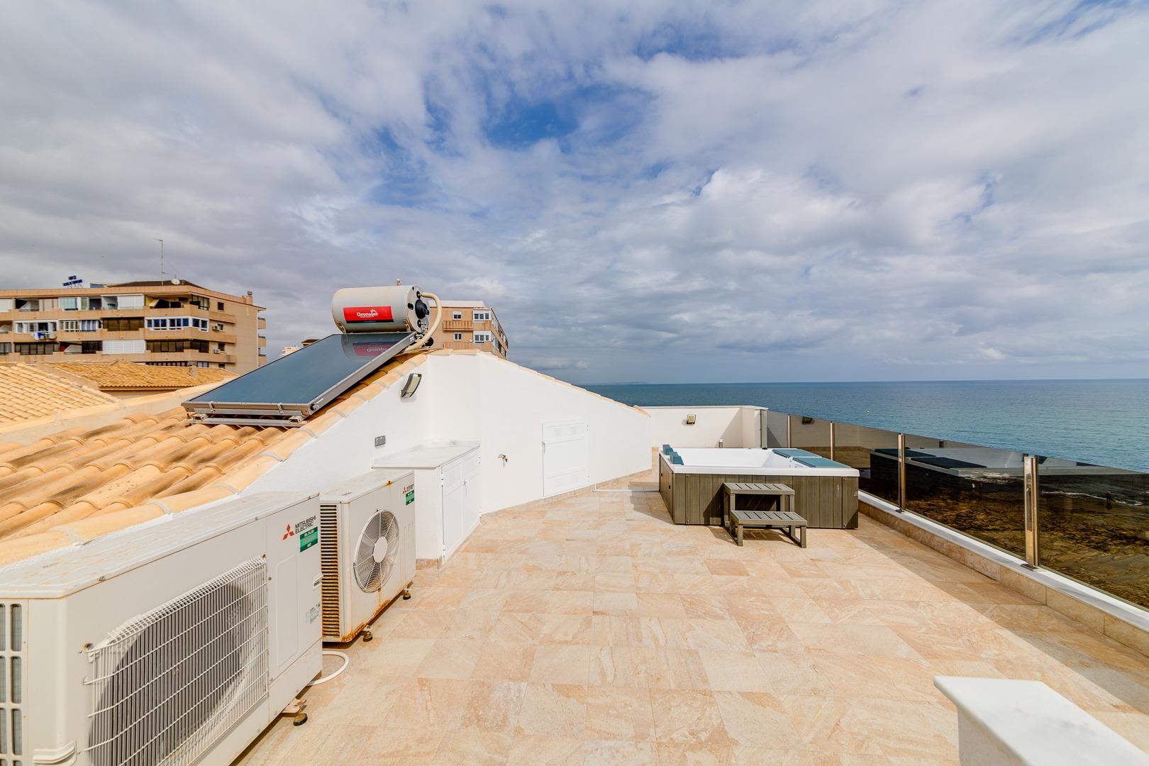 Villa en Torrevieja, Alicante, España 210 m2 No. 165568