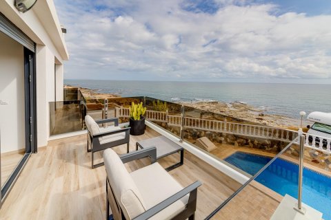 Villa in Torrevieja, Alicante, Spanien 210 m2 Nr. 165568