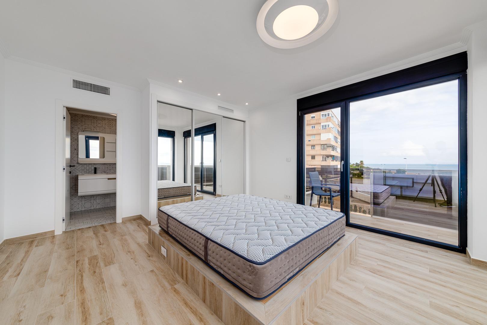 Villa en Torrevieja, Alicante, España 210 m2 No. 165568