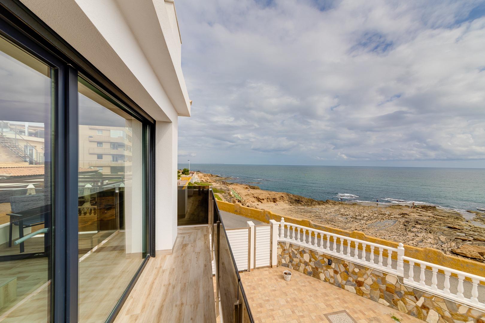 Villa en Torrevieja, Alicante, España 210 m2 No. 165568