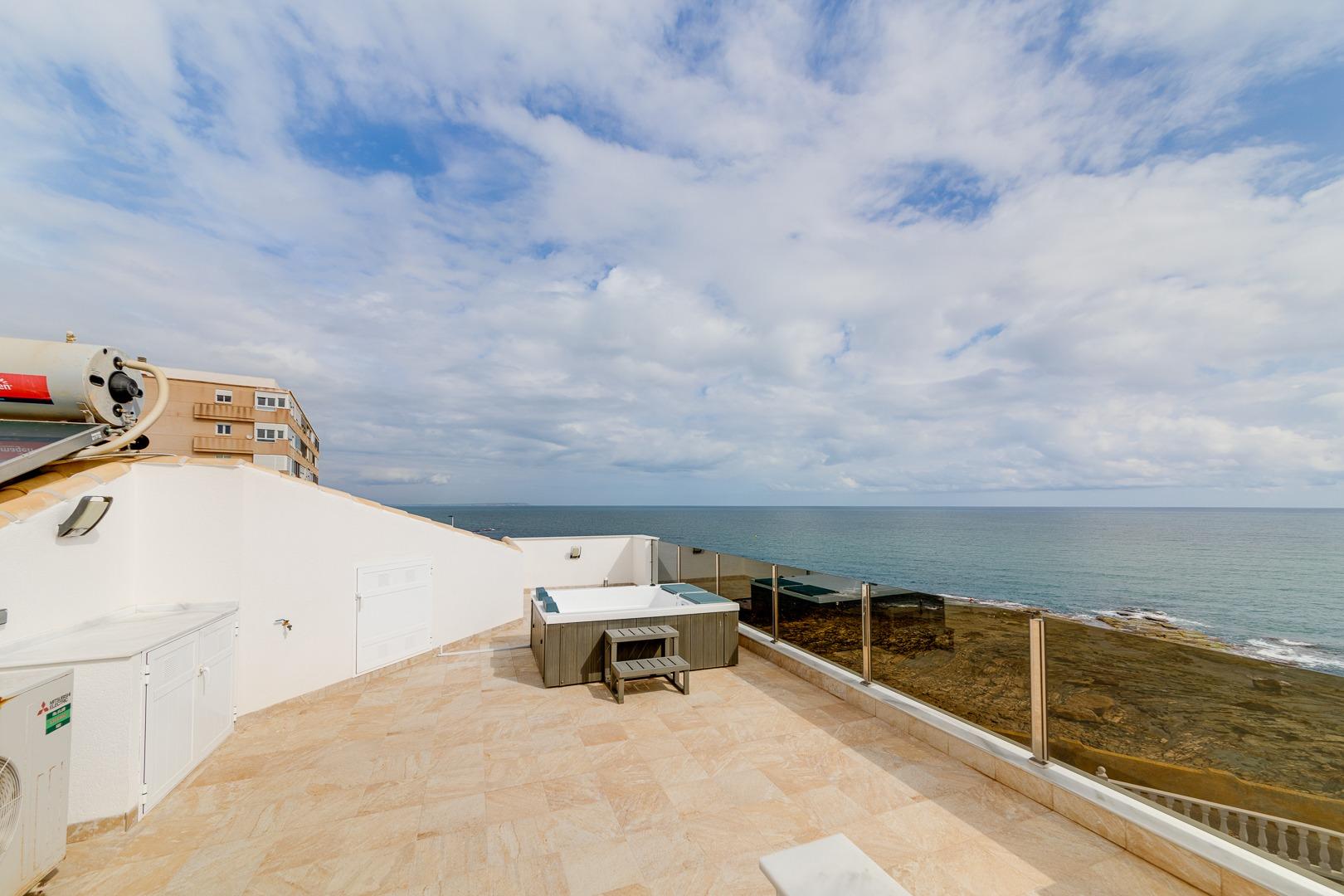 Villa en Torrevieja, Alicante, España 210 m2 No. 165568