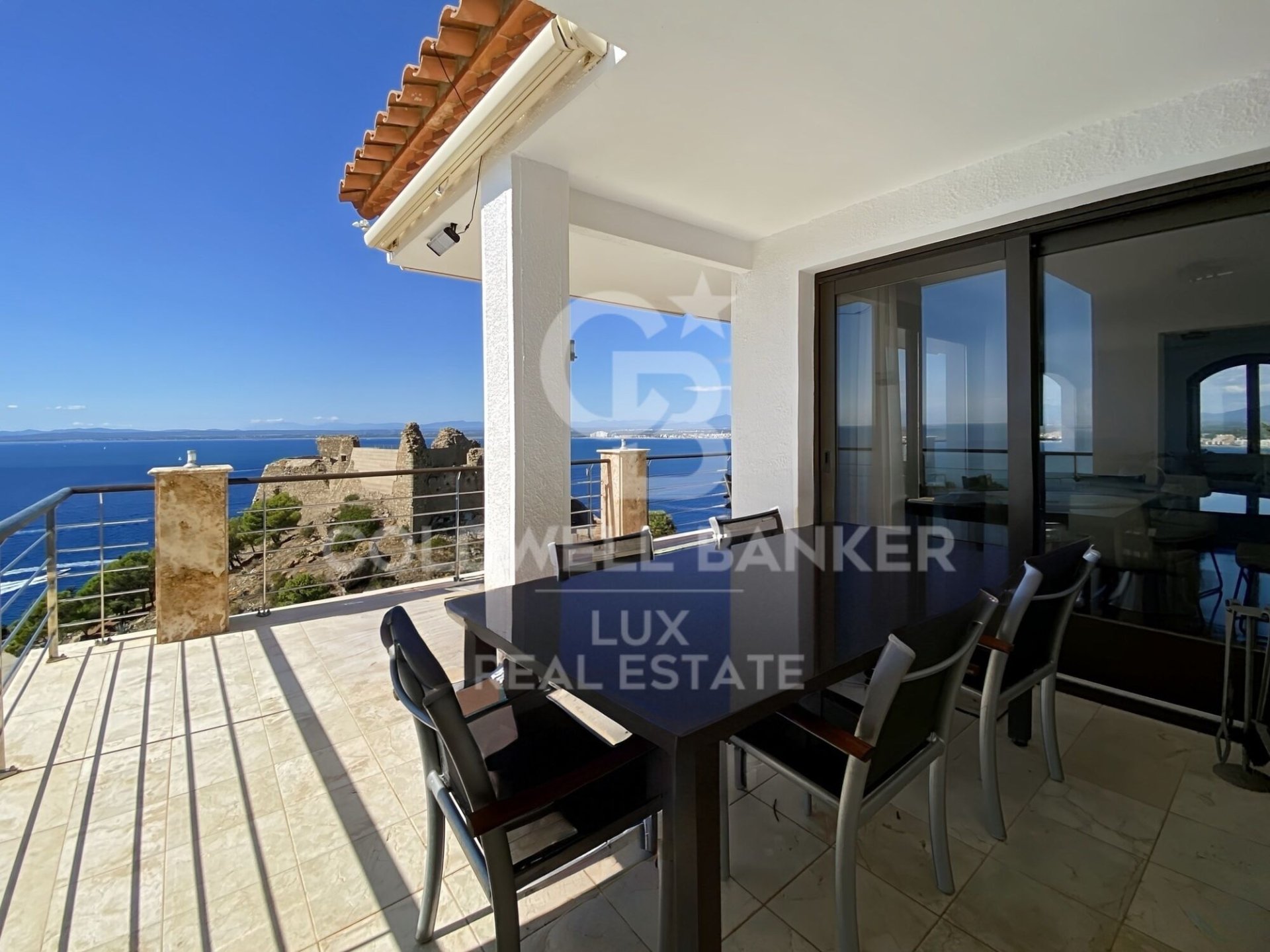 Villa a Roses, Girona, Spagna 4 camere da letto, 390 mq. N° 160051