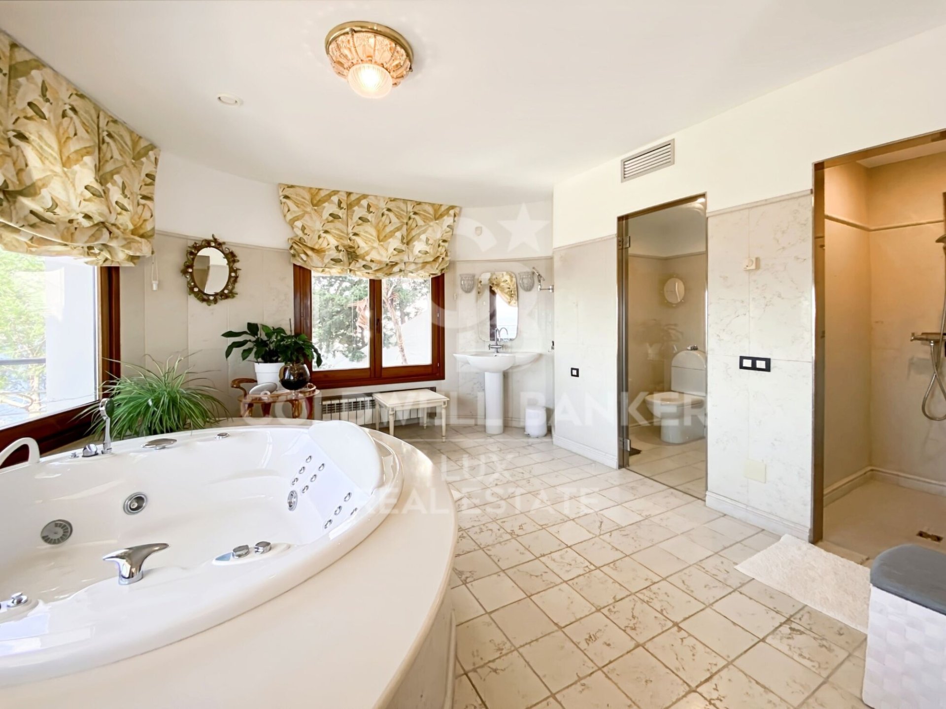 Villa a Roses, Girona, Spagna 4 camere da letto, 390 mq. N° 160051