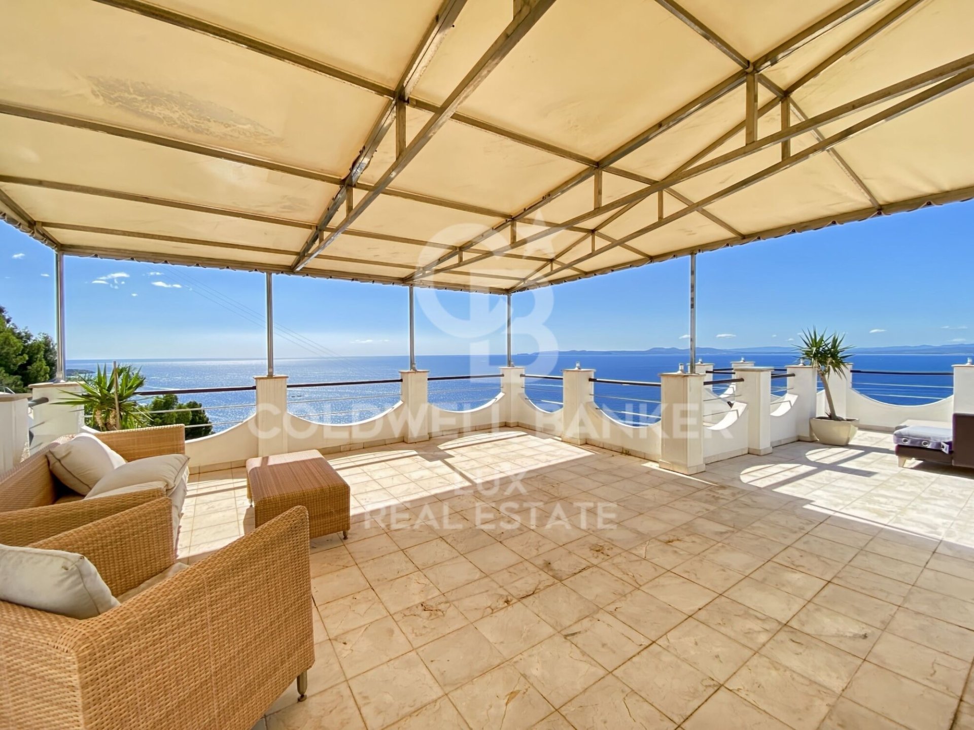 Villa a Roses, Girona, Spagna 4 camere da letto, 390 mq. N° 160051