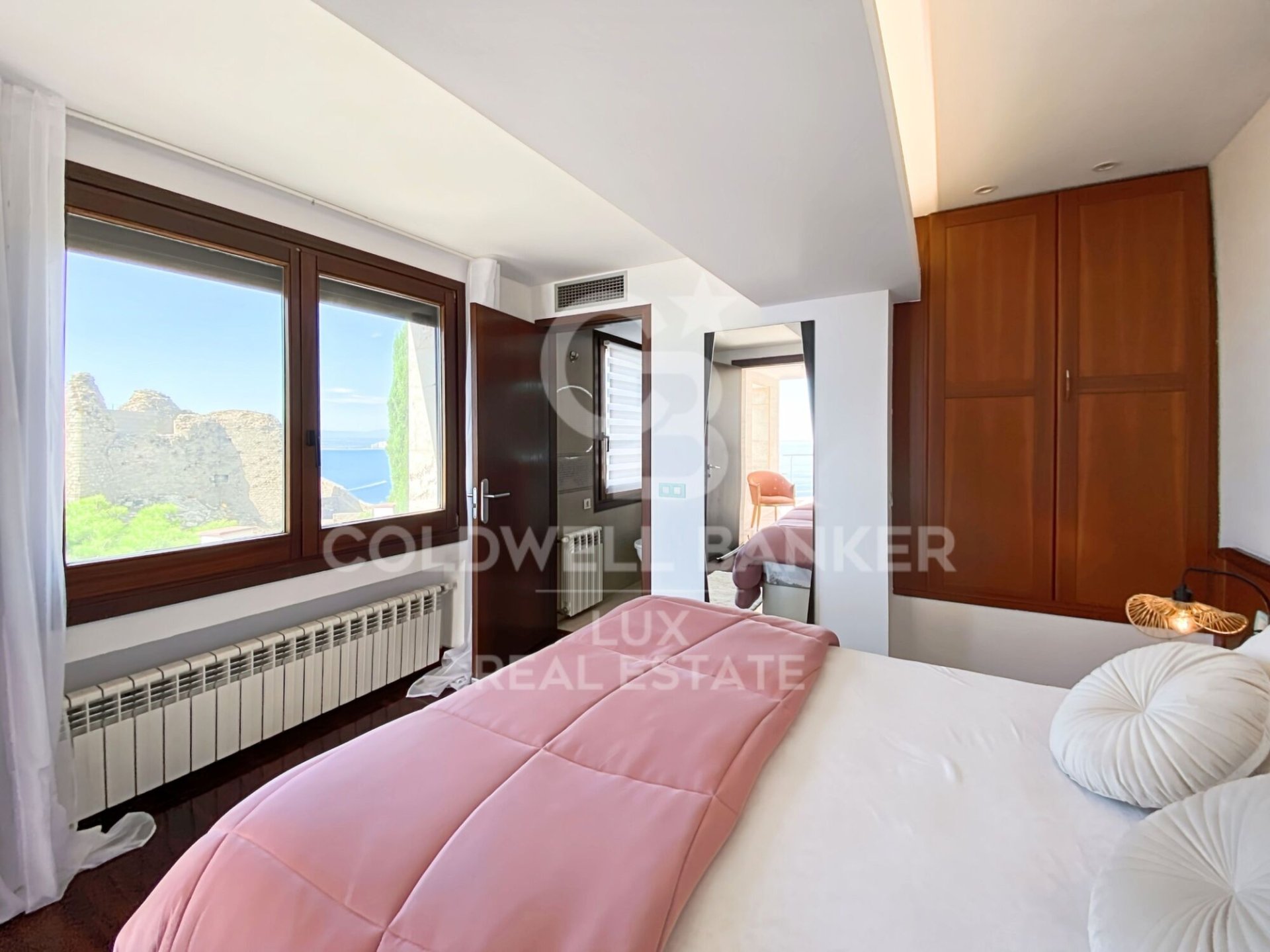 Villa a Roses, Girona, Spagna 4 camere da letto, 390 mq. N° 160051