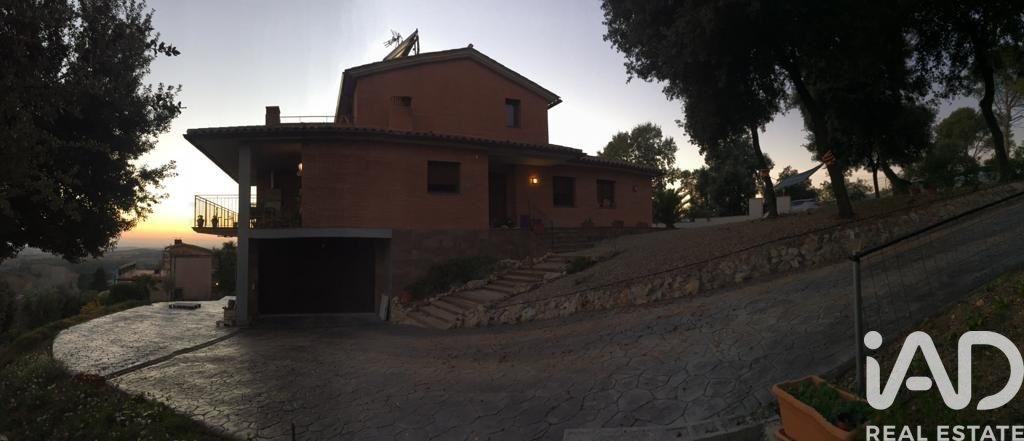 Hus i Les Franqueses Del Valles, Barcelona, Spanien 3 sovrum, 373 kvm. Nr. 173259