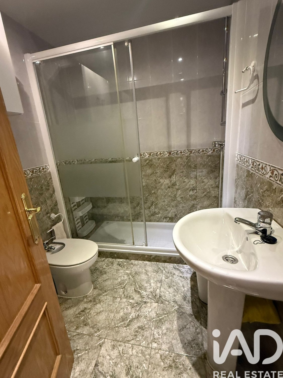 Casa a Leon, Spagna 10 camere da letto, 256 mq. N° 173260