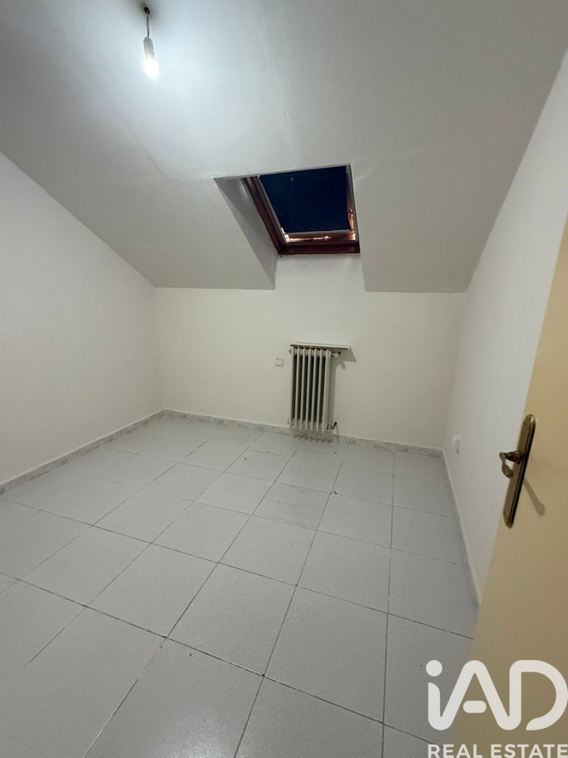 Casa a Leon, Spagna 10 camere da letto, 256 mq. N° 173260