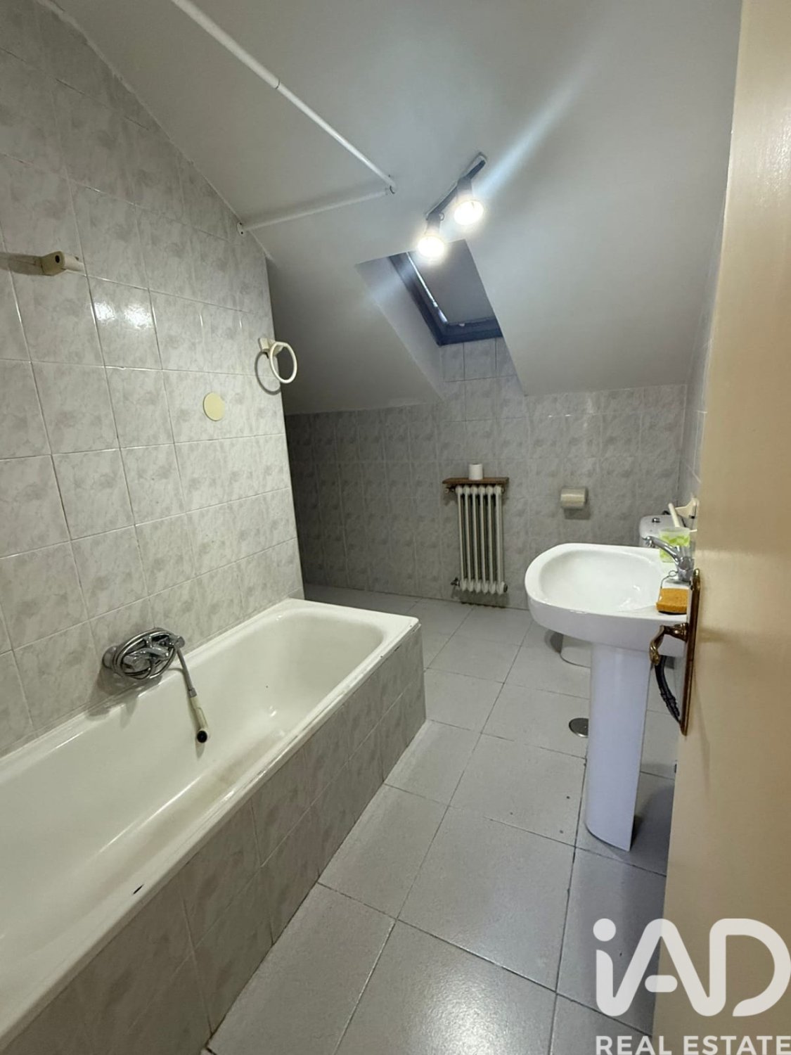 Casa a Leon, Spagna 10 camere da letto, 256 mq. N° 173260