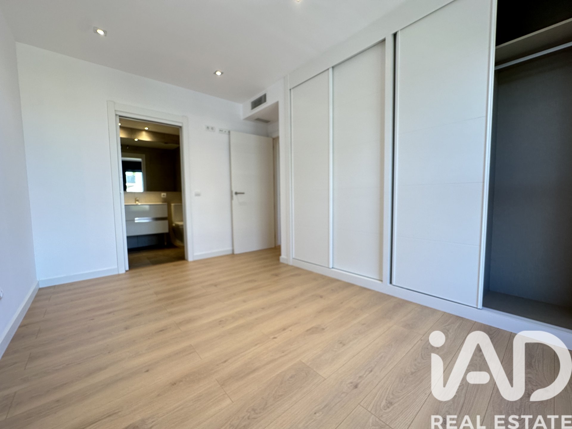 Apartment in Barcelona, Spain 3 bedrooms, 120 sq.m. No. 173258