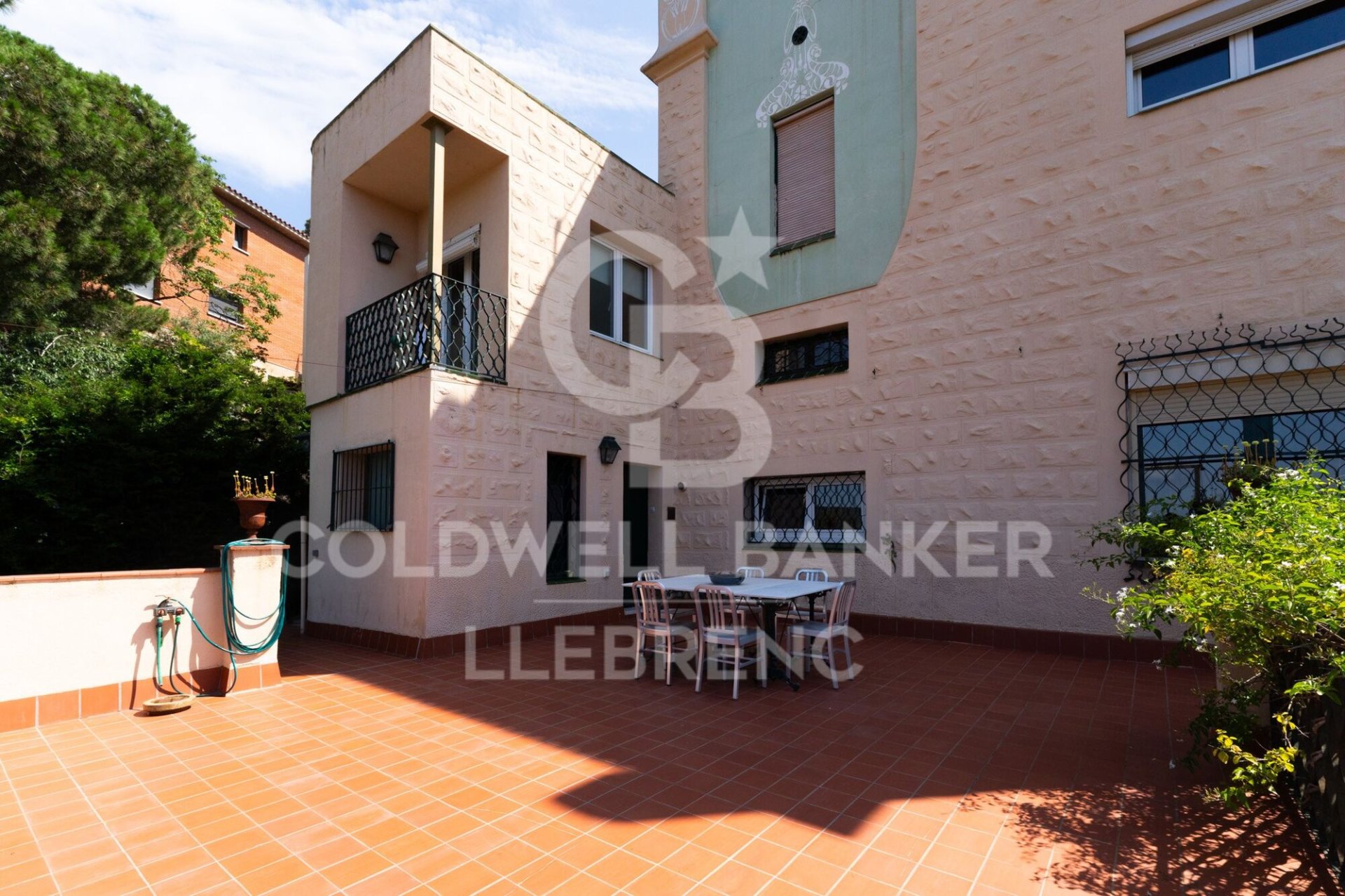 Kolmio Barcelona, Espanja 5 makuuhuonetta, 322 m2 No. 160108