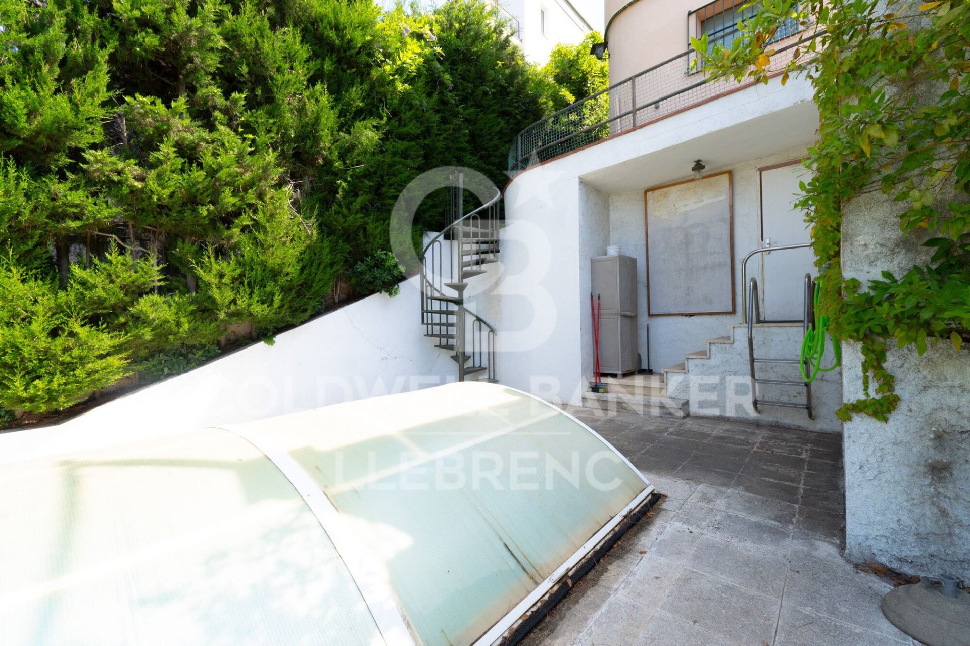 Kolmio Barcelona, Espanja 5 makuuhuonetta, 322 m2 No. 160108