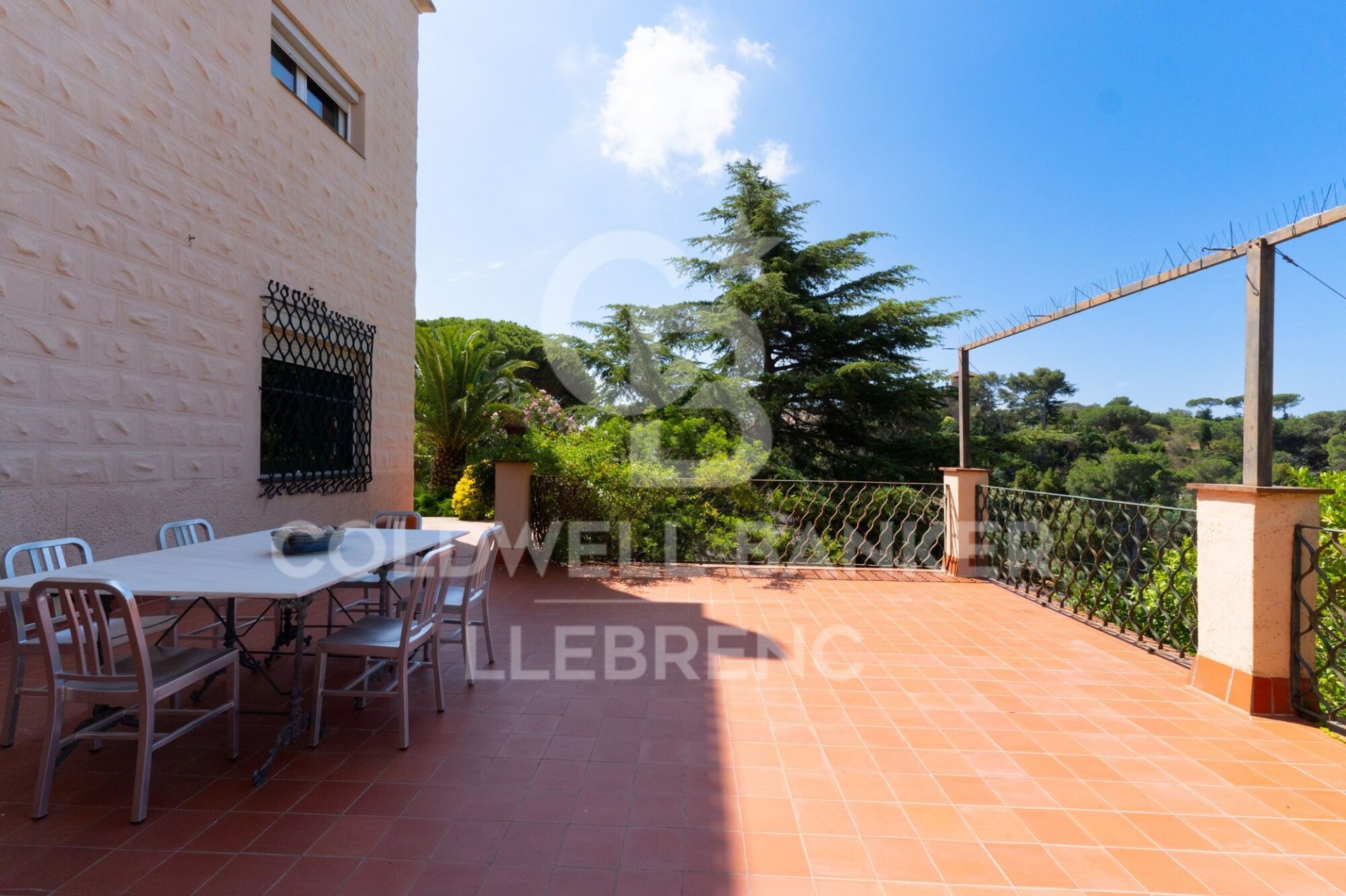 Kolmio Barcelona, Espanja 5 makuuhuonetta, 322 m2 No. 160108