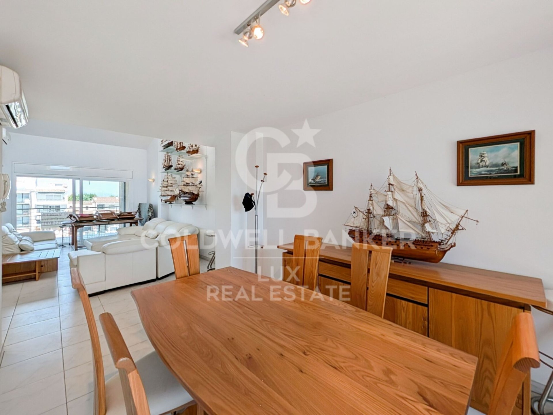Commercial property à Empuriabrava, Girona, Espagne 438 m2 No. 160107