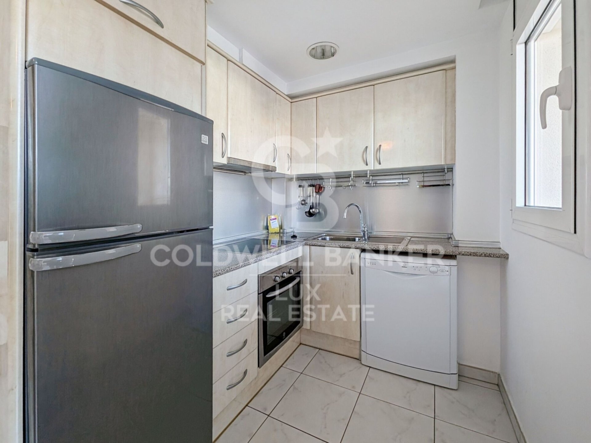 Commercial property à Empuriabrava, Girona, Espagne 438 m2 No. 160107