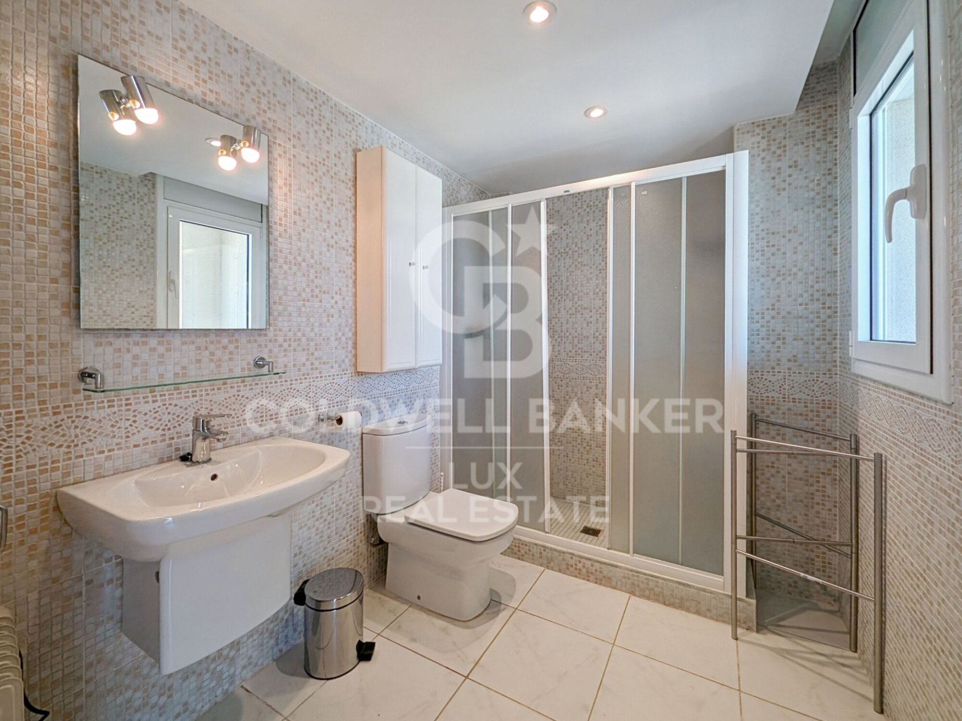 Commercial property à Empuriabrava, Girona, Espagne 438 m2 No. 160107