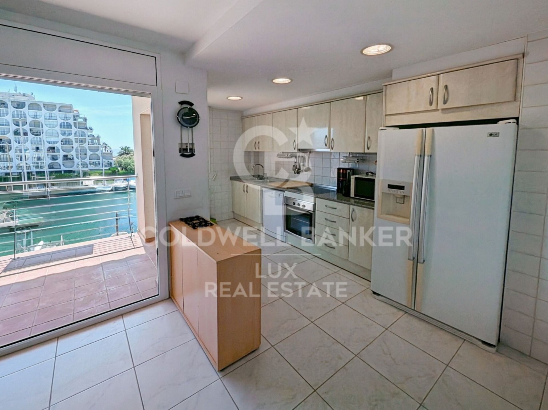 Commercial property à Empuriabrava, Girona, Espagne 438 m2 No. 160107