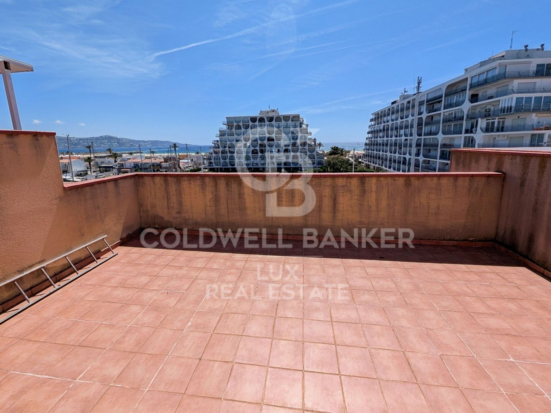 Commercial property à Empuriabrava, Girona, Espagne 438 m2 No. 160107