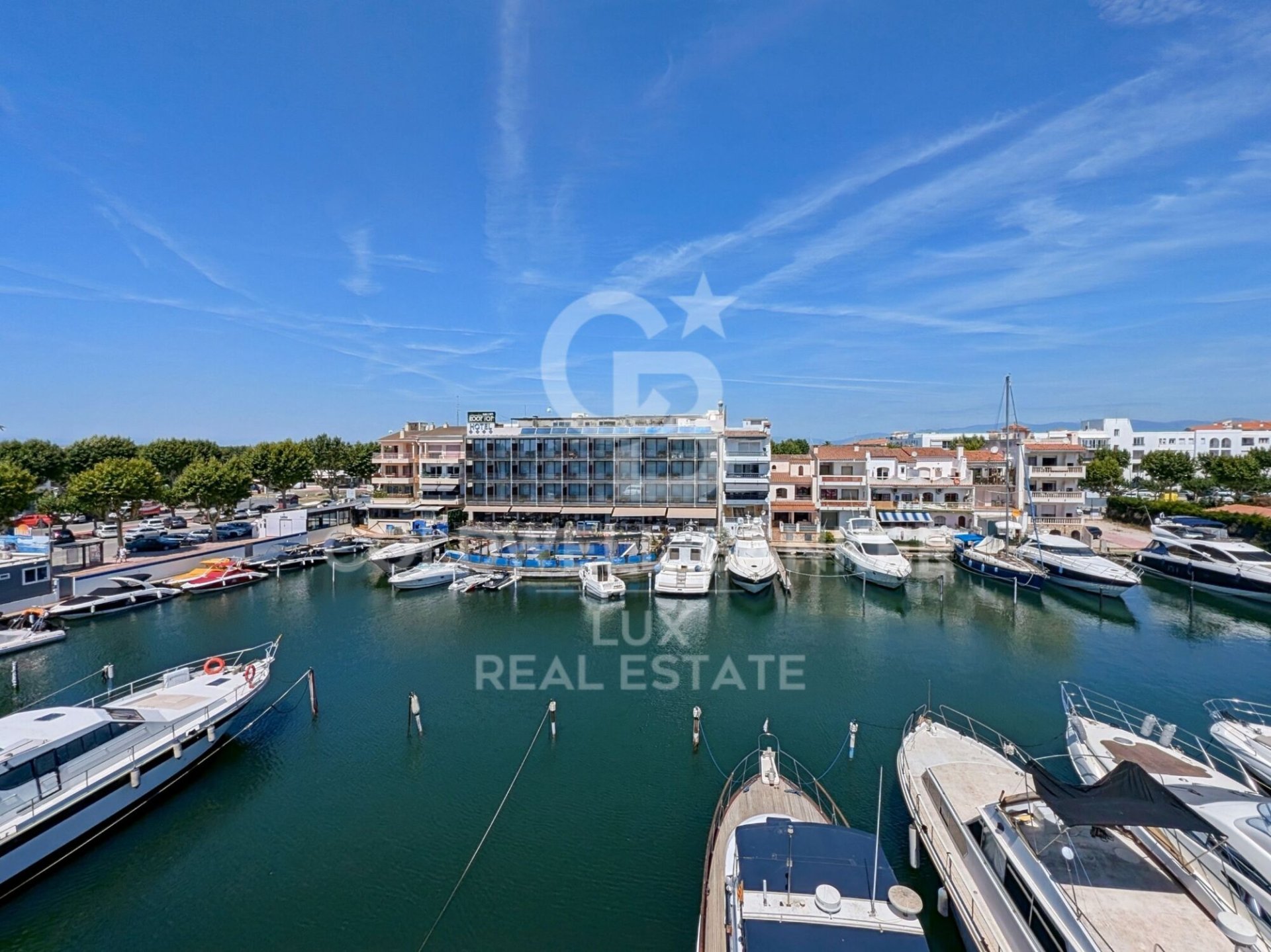 Commercial property à Empuriabrava, Girona, Espagne 438 m2 No. 160107