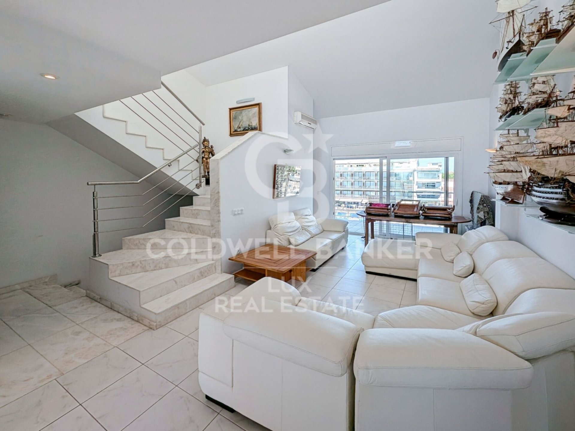 Commercial property à Empuriabrava, Girona, Espagne 438 m2 No. 160107
