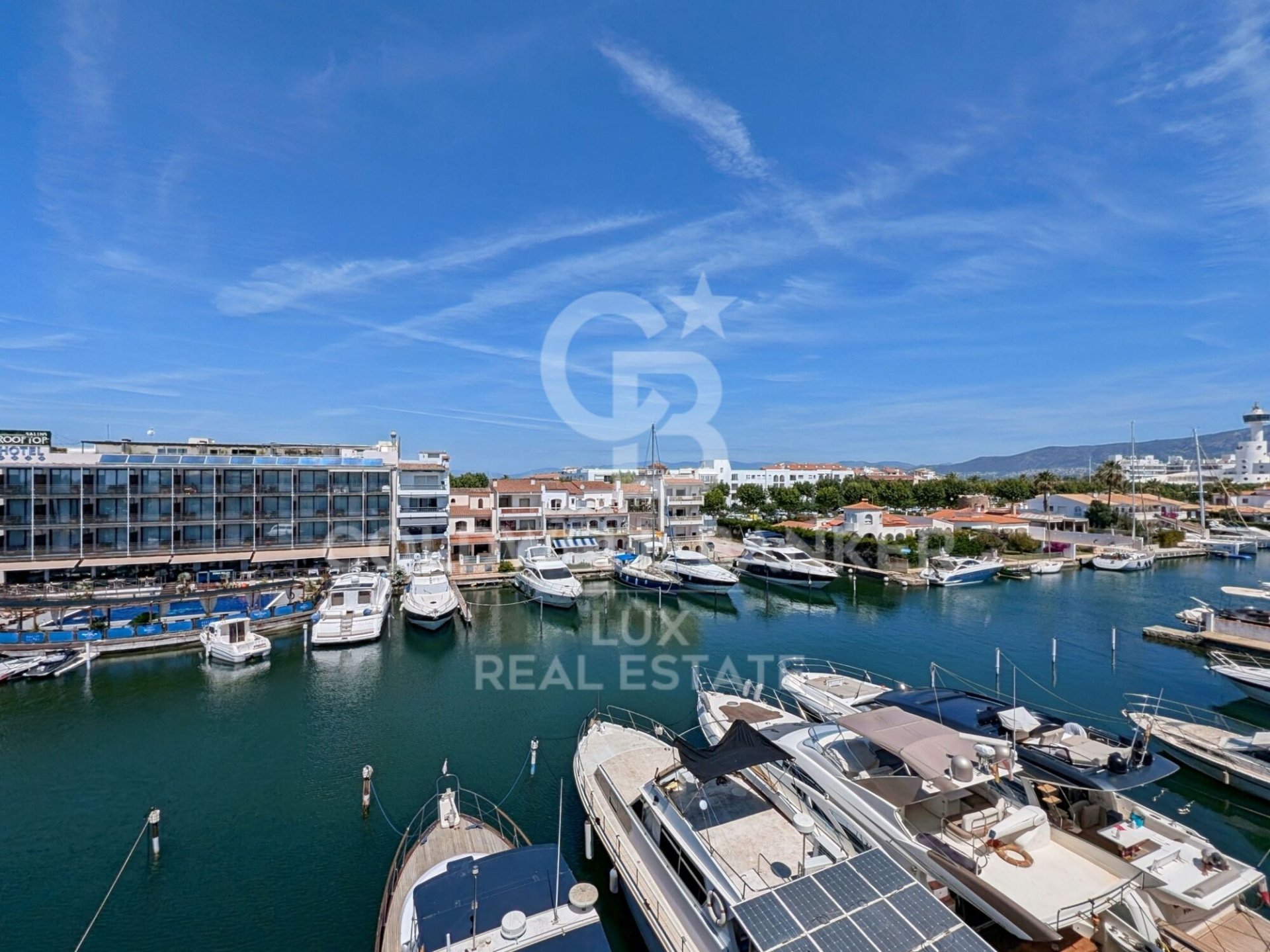 Commercial property à Empuriabrava, Girona, Espagne 438 m2 No. 160107