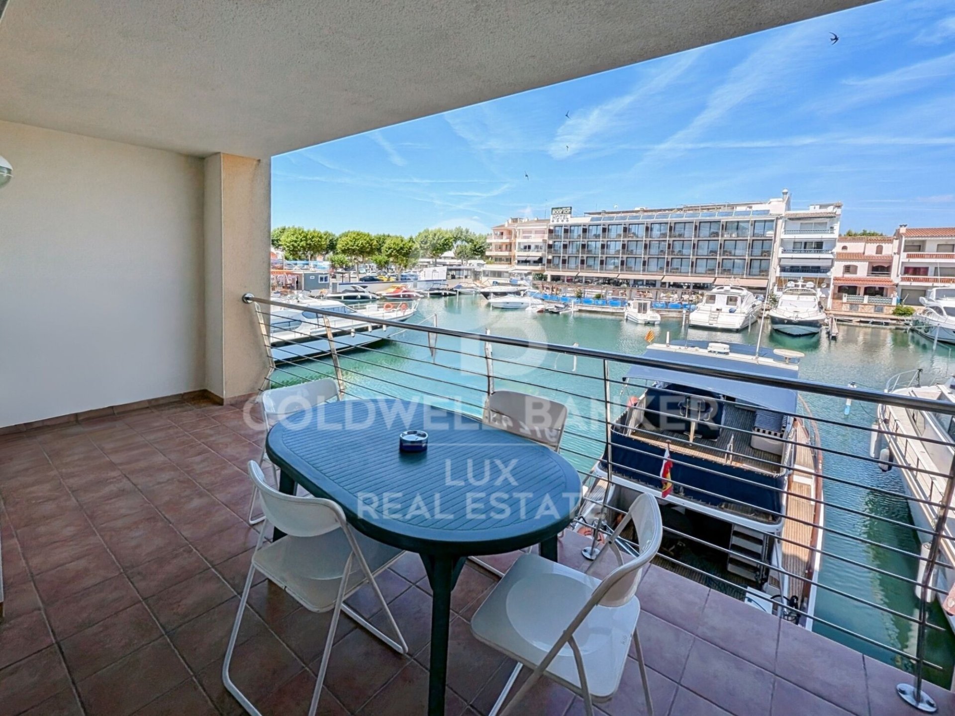 Commercial property à Empuriabrava, Girona, Espagne 438 m2 No. 160107