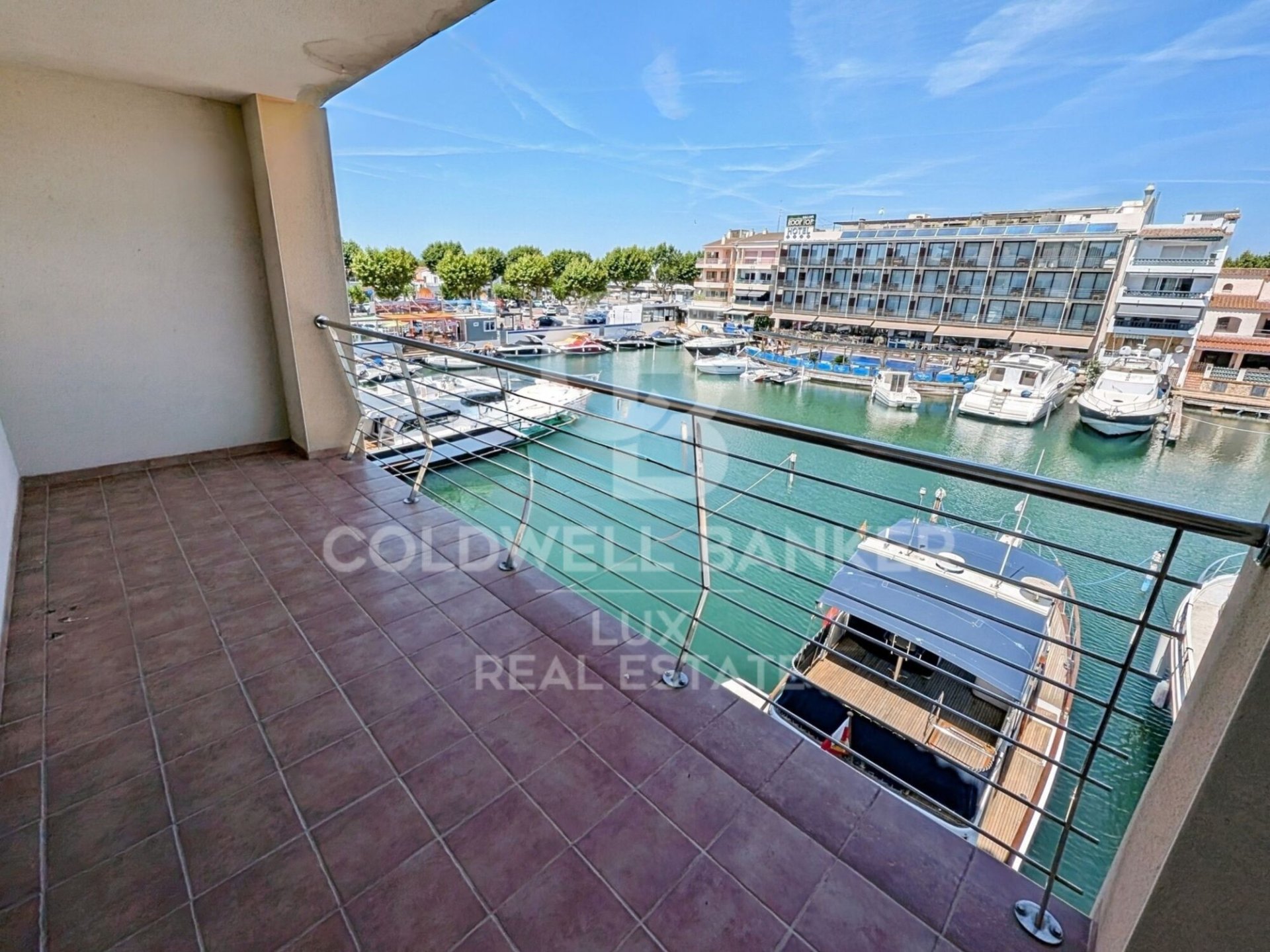 Commercial property à Empuriabrava, Girona, Espagne 438 m2 No. 160107