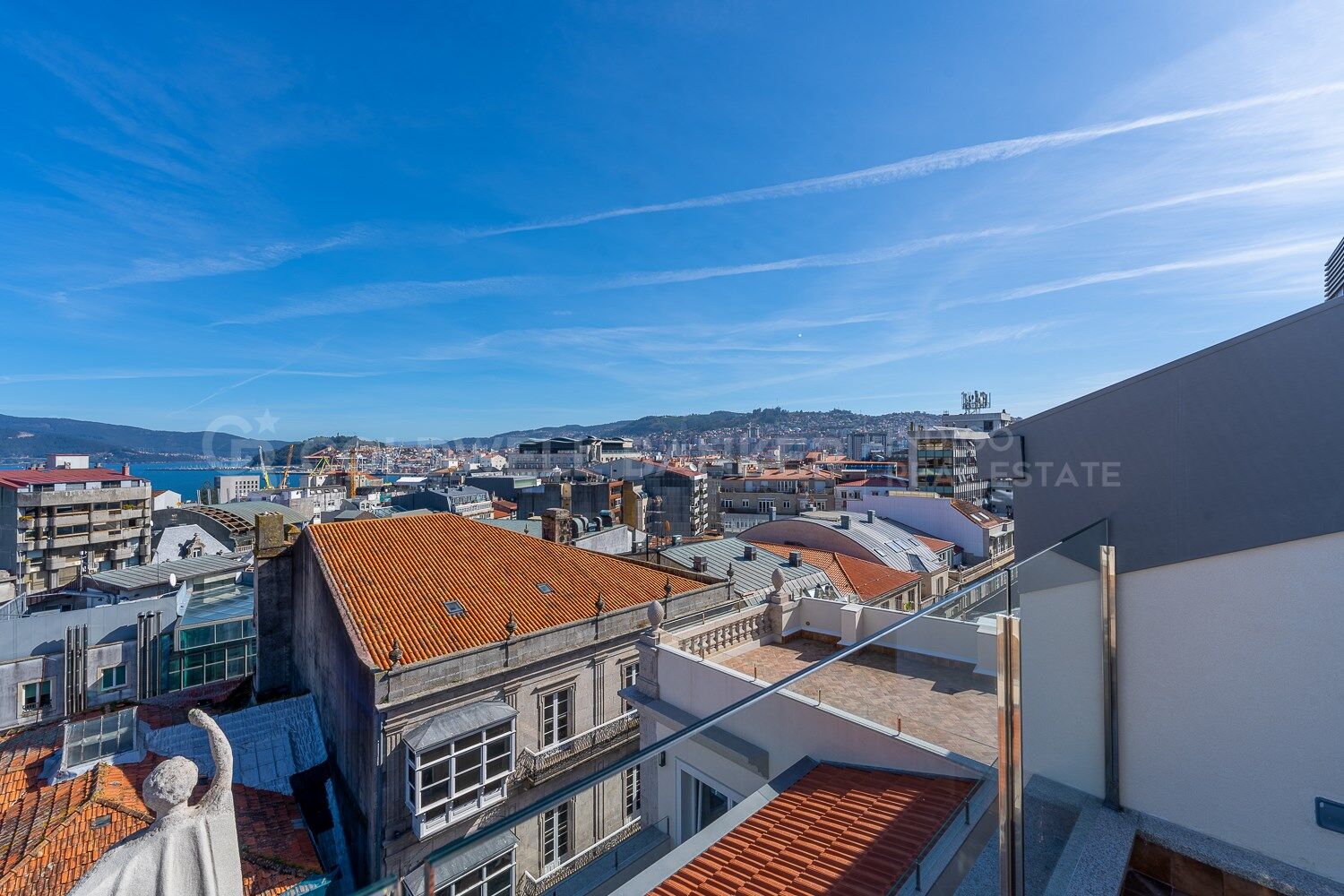 Ático en Vigo, Pontevedra, España 4 dormitorios, 225 m2 No. 160127