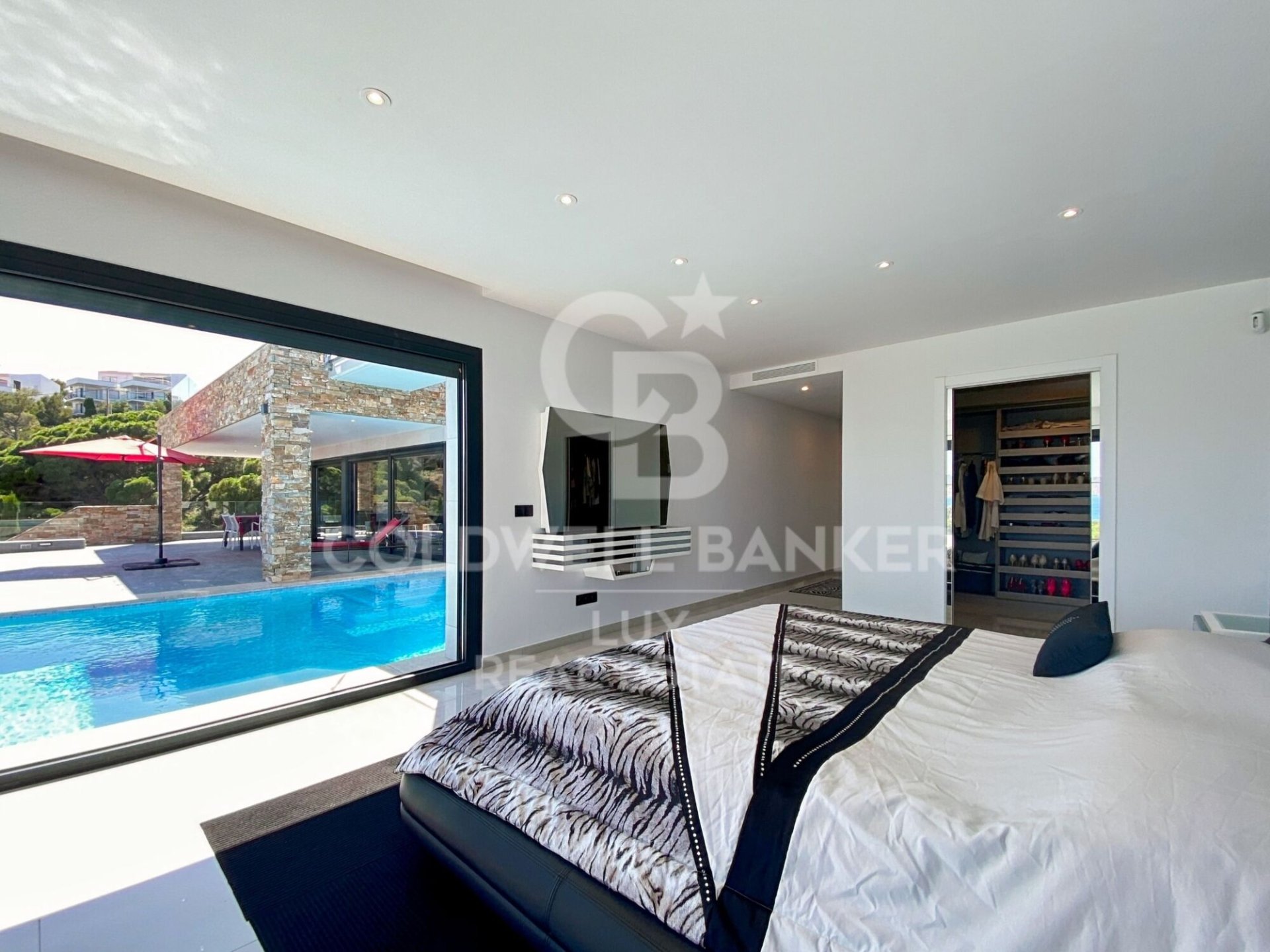 Villa en Llanca, Gerona, España 4 dormitorios, 723 m2 No. 160126
