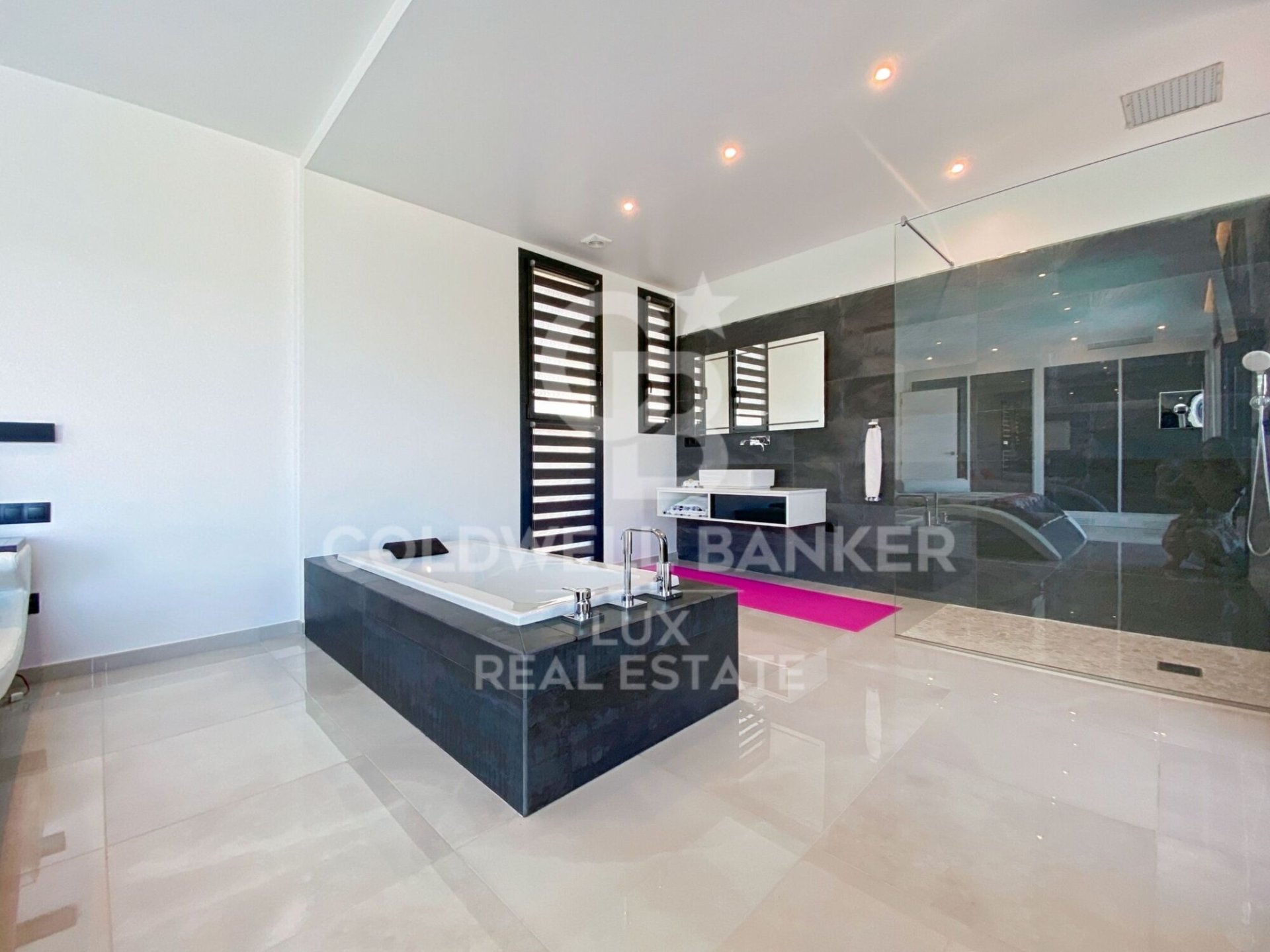Villa en Llanca, Gerona, España 4 dormitorios, 723 m2 No. 160126