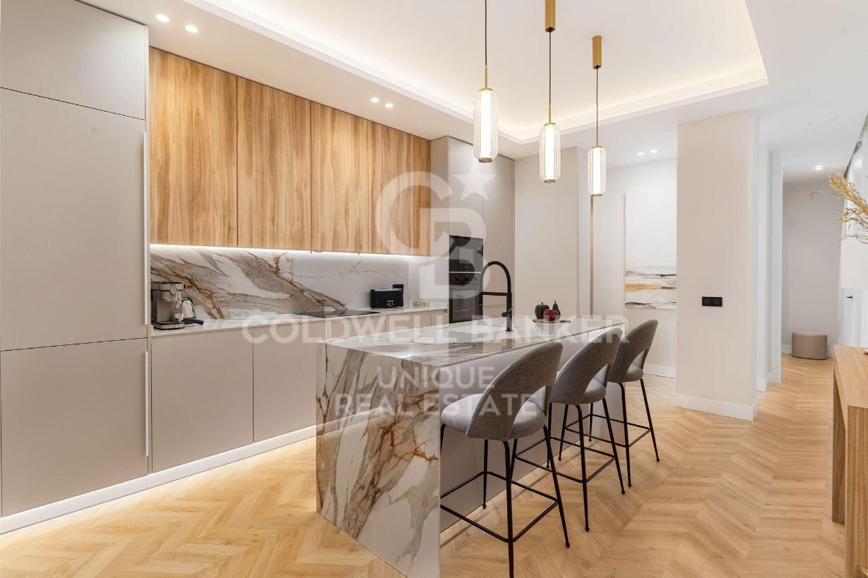 Dzīvoklis Madrid, Spānijā 3 istabas, 139 m2 Nr. 160128