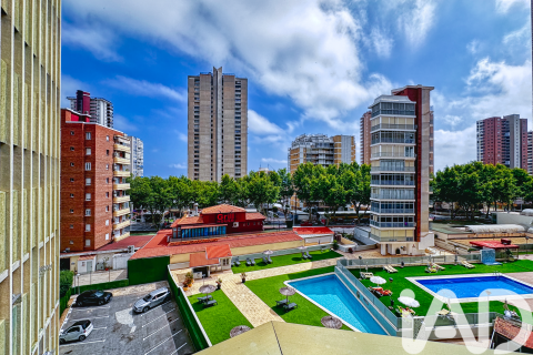 Apartamento en Benidorm, Alicante, España 2 dormitorios, 53 m2 No. 172067