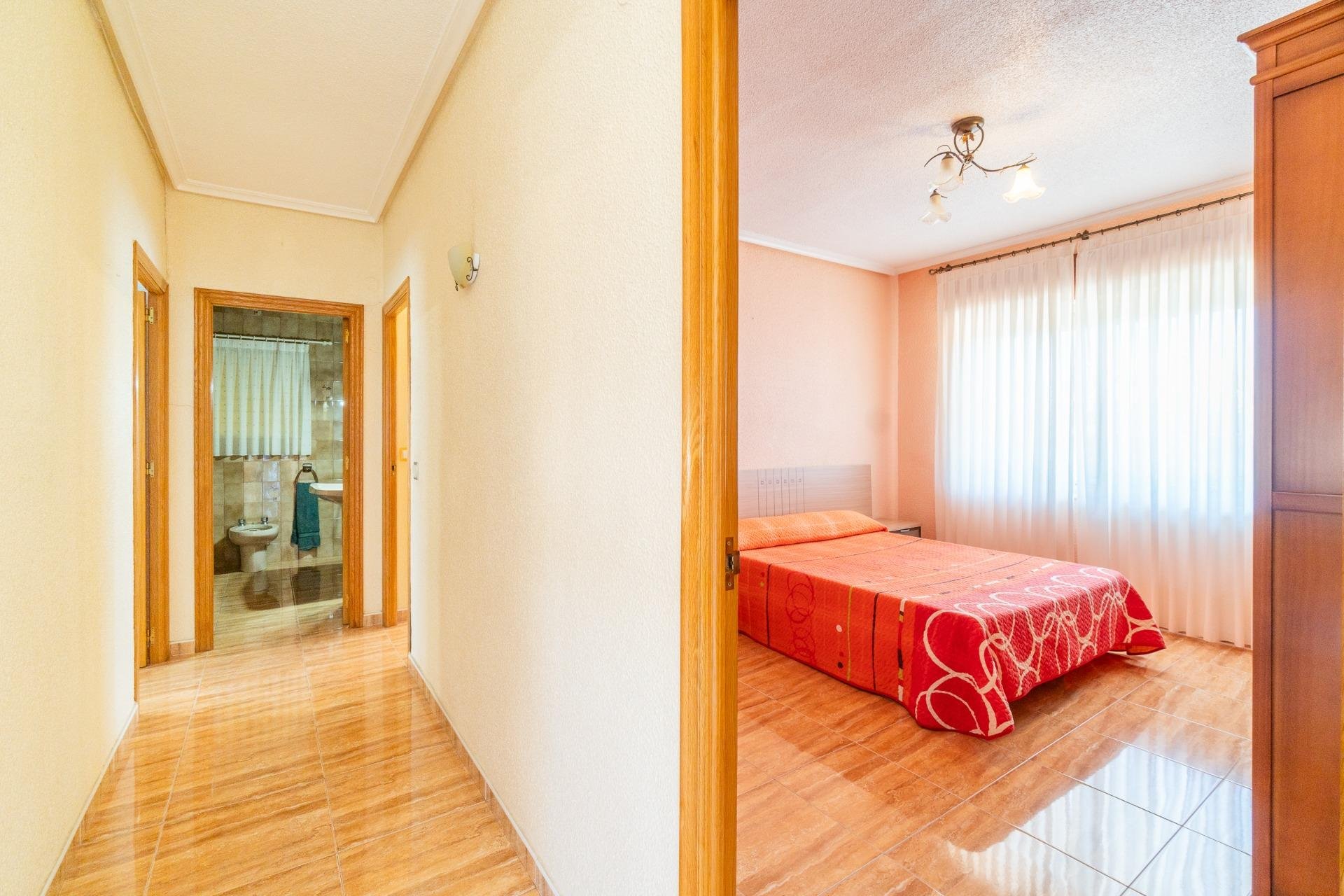 Villa a Torremendo, Alicante, Spagna 3 camere da letto, 334 mq. N° 189640