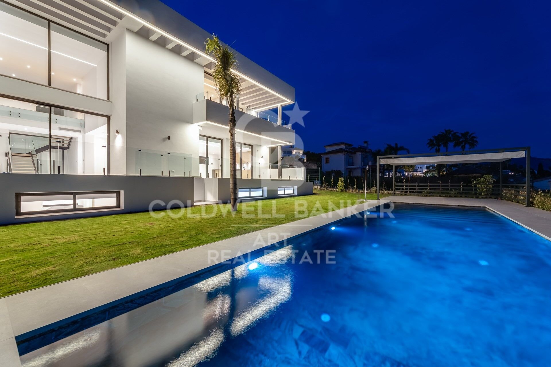 Villa in Estepona, Malaga, Spain 6 bedrooms, 1038 sq.m. No. 179022